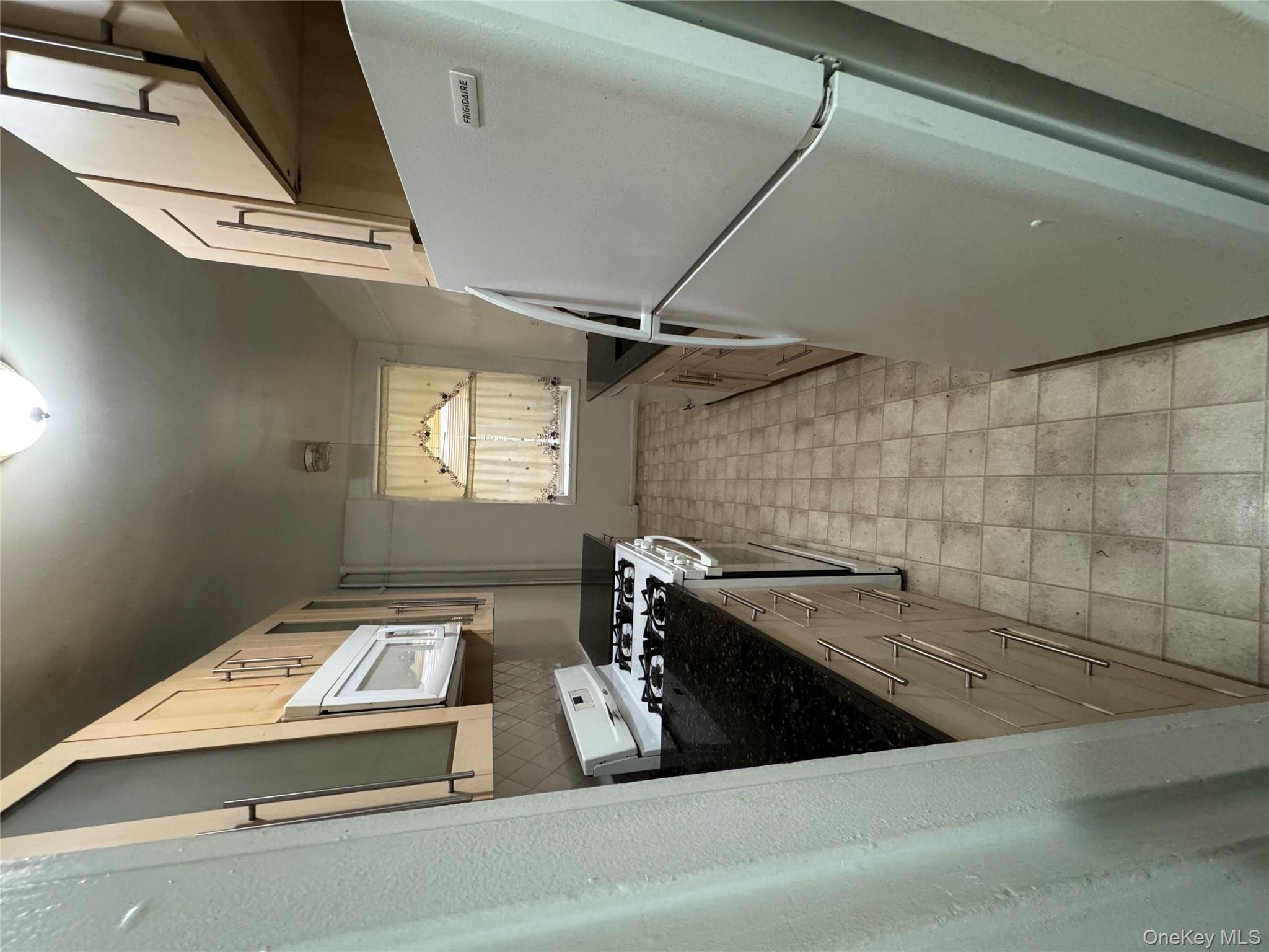 2081 Cruger Avenue Cruger # 1K, Bronx, NY 10462