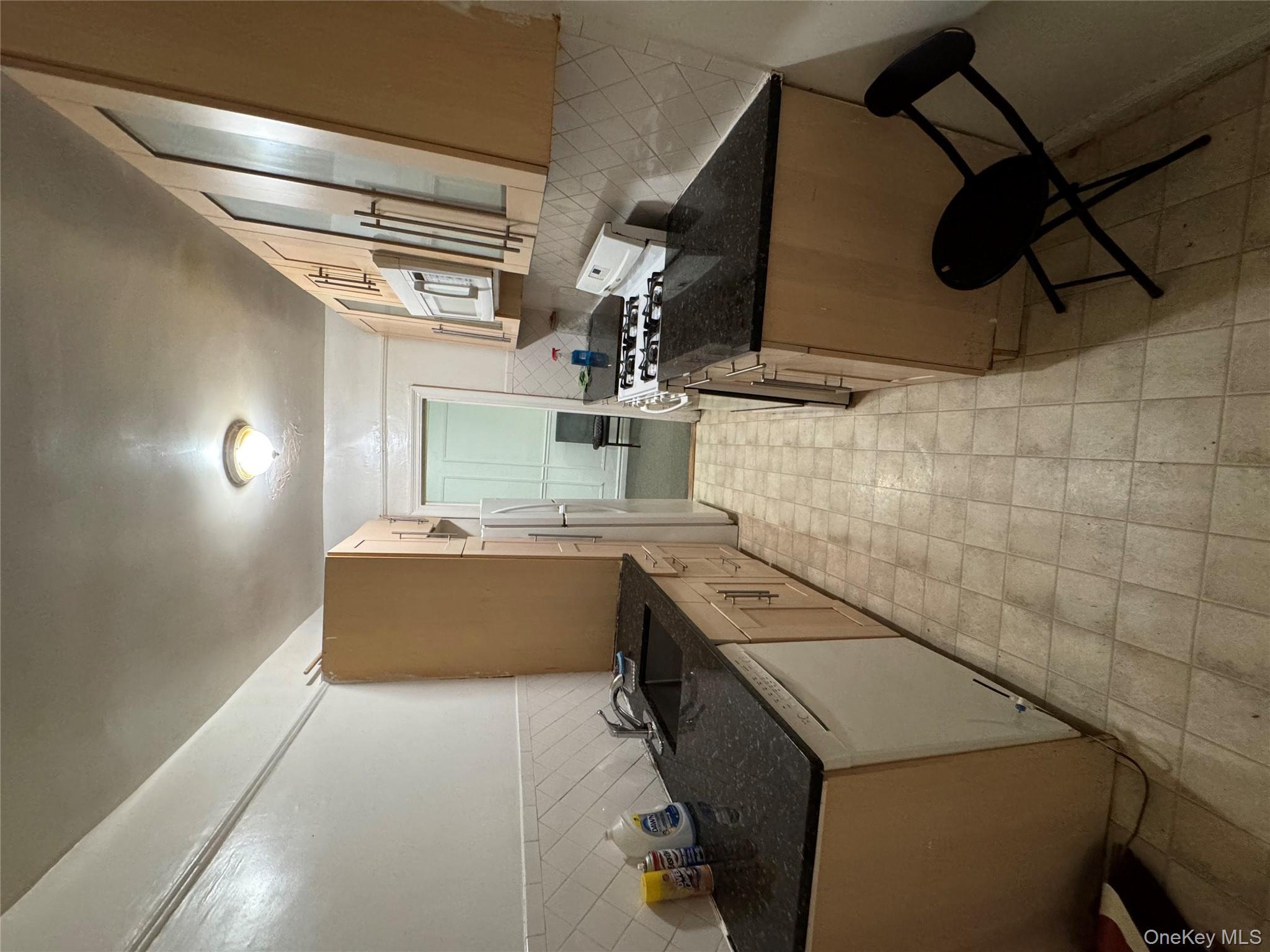 2081 Cruger Avenue Cruger # 1K, Bronx, NY 10462