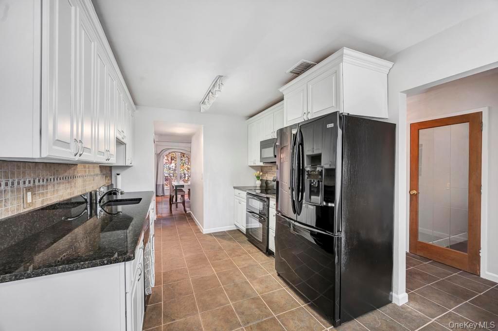 173 North Lane, Smithtown, NY 11787