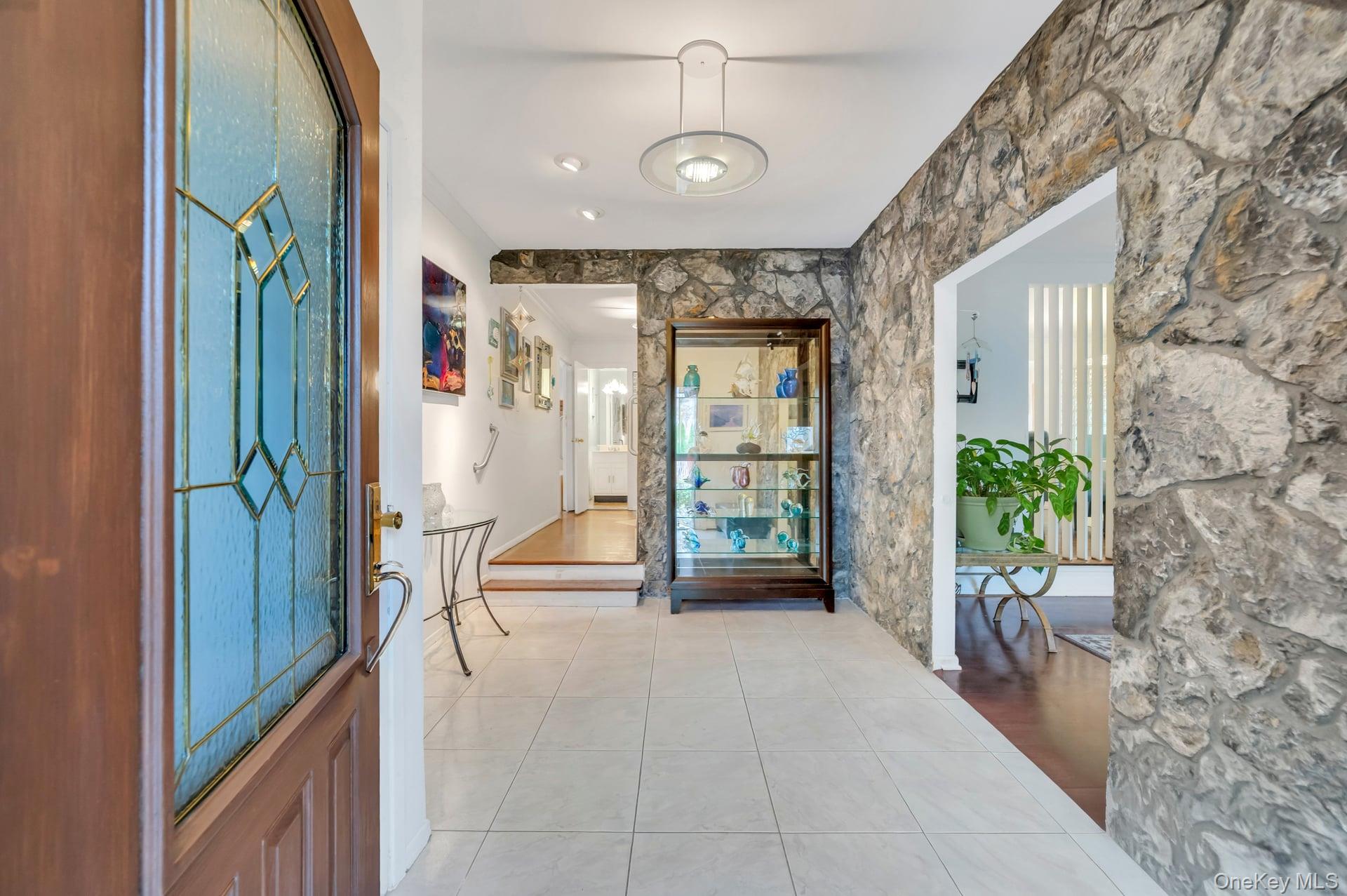 18 Leary Lane, Nesconset, NY 11767