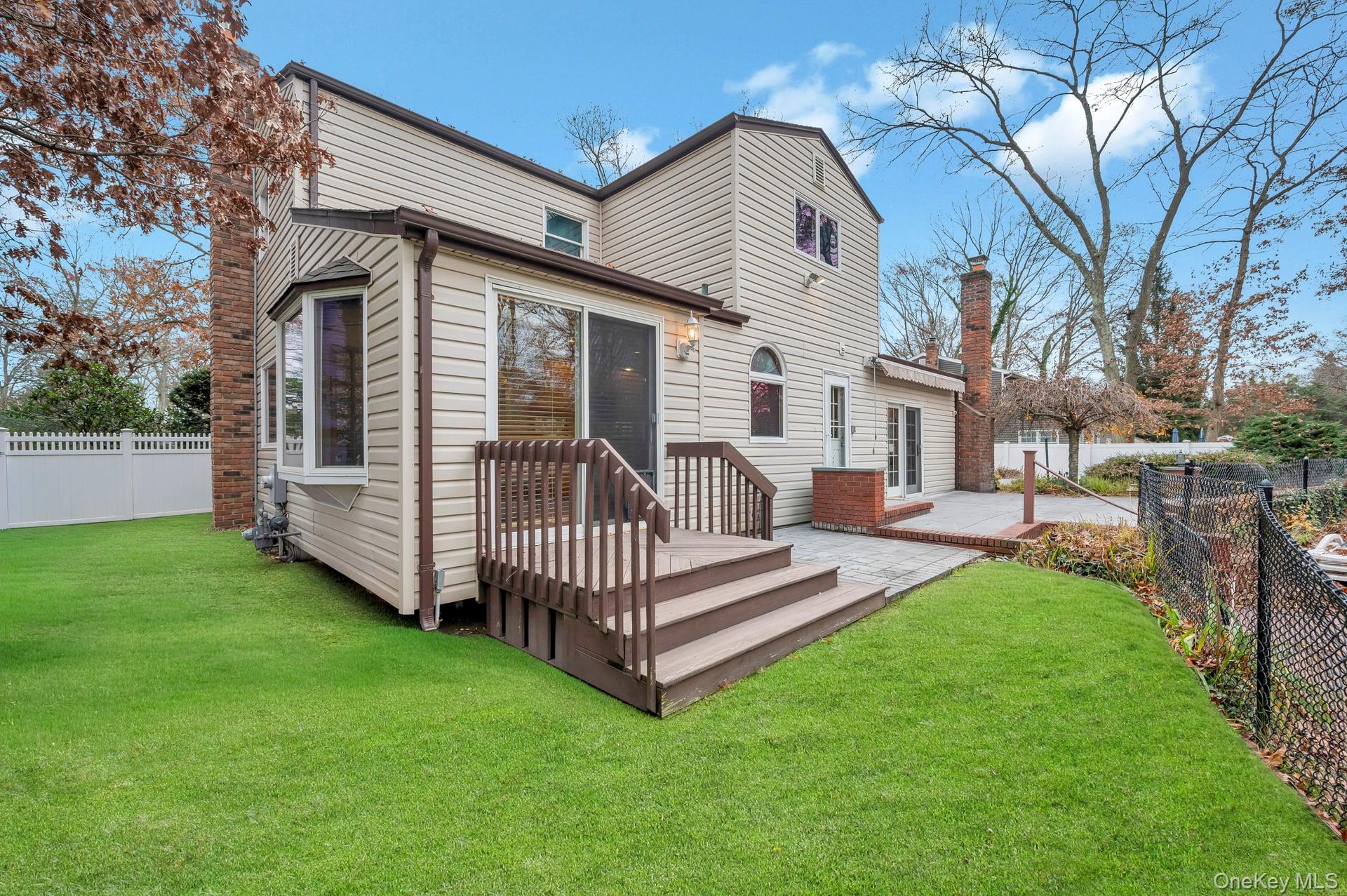 18 Leary Lane, Nesconset, NY 11767