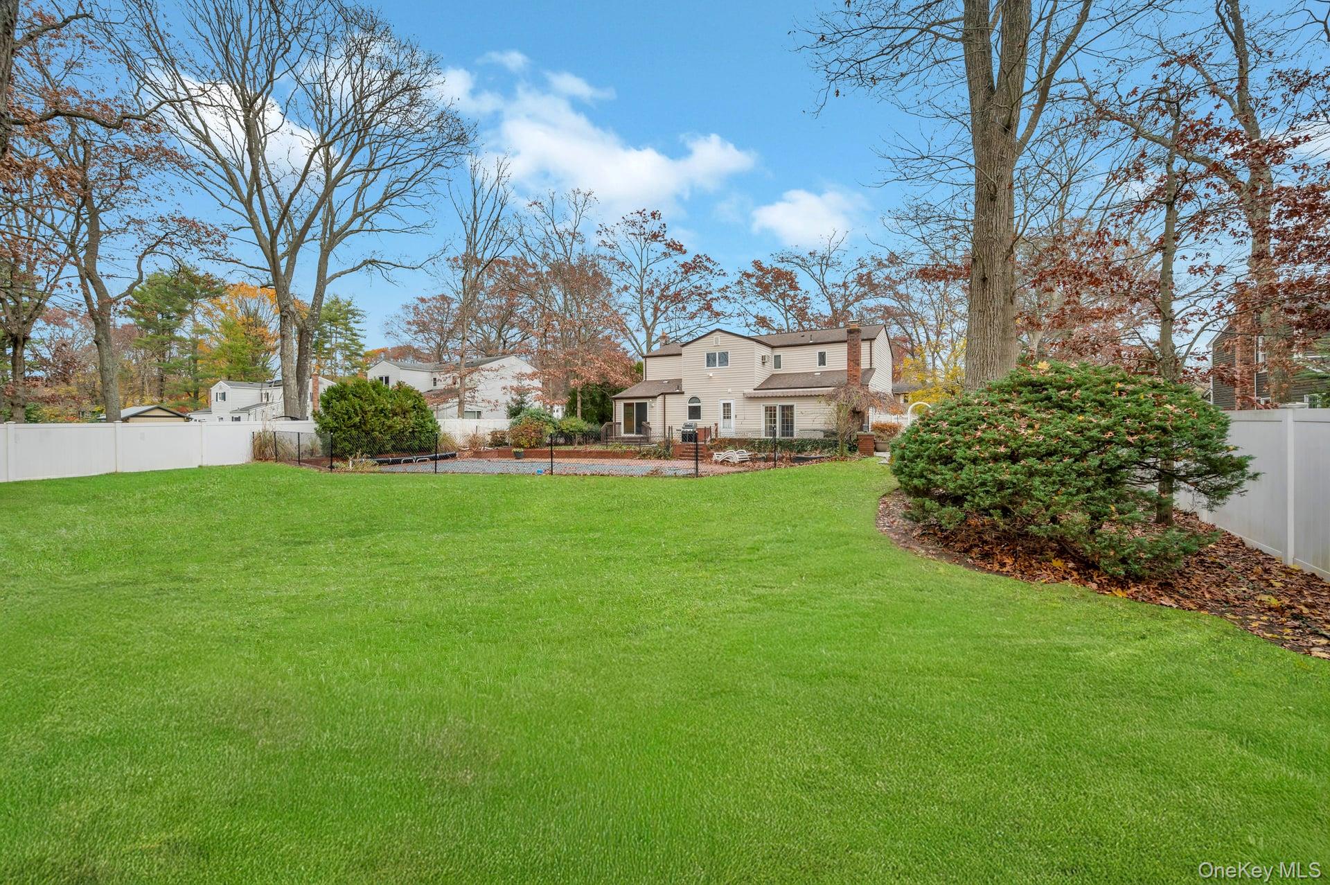 18 Leary Lane, Nesconset, NY 11767