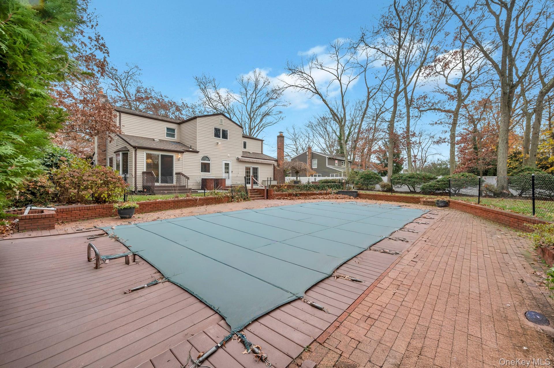 18 Leary Lane, Nesconset, NY 11767