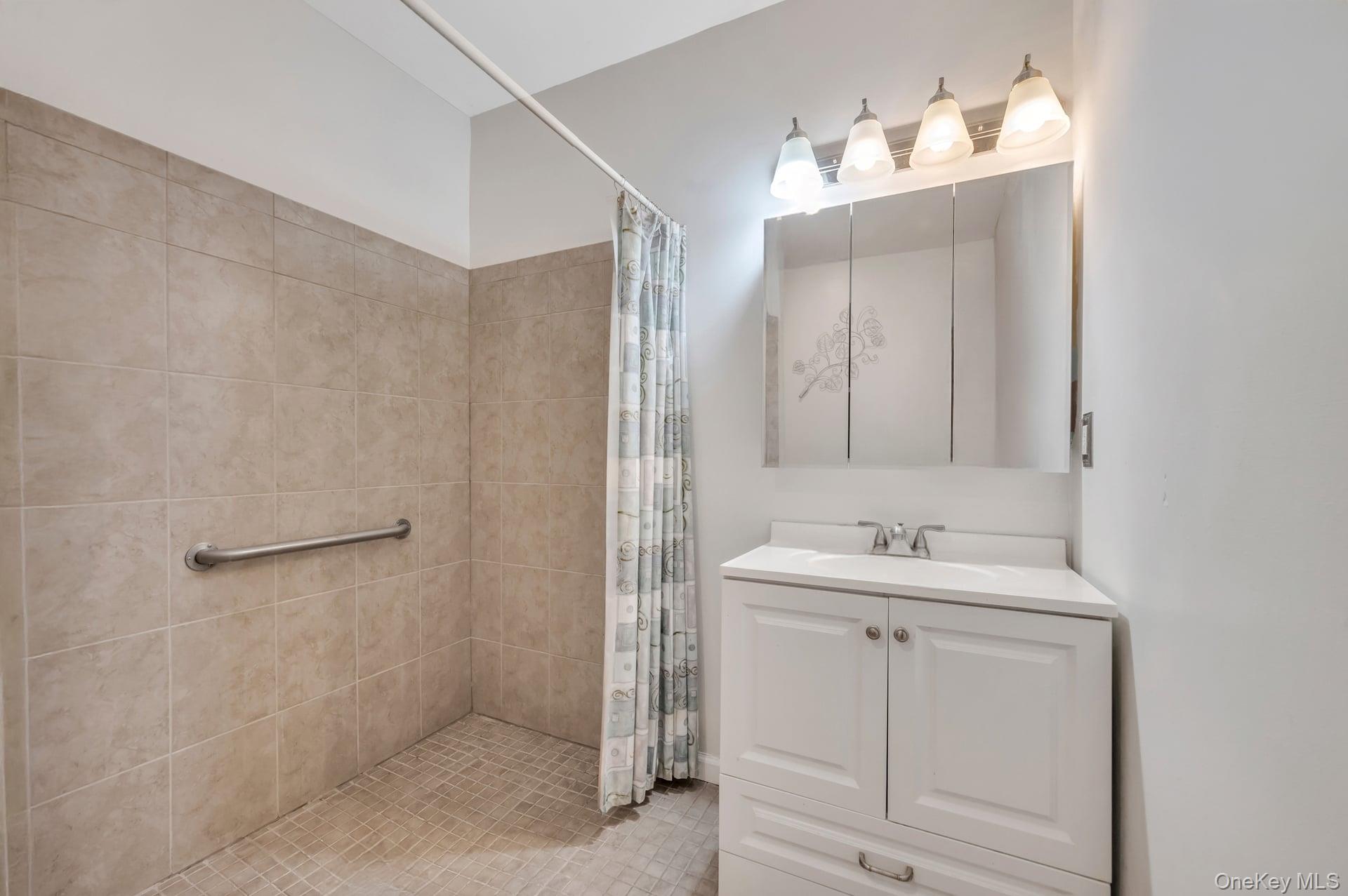 18 Leary Lane, Nesconset, NY 11767