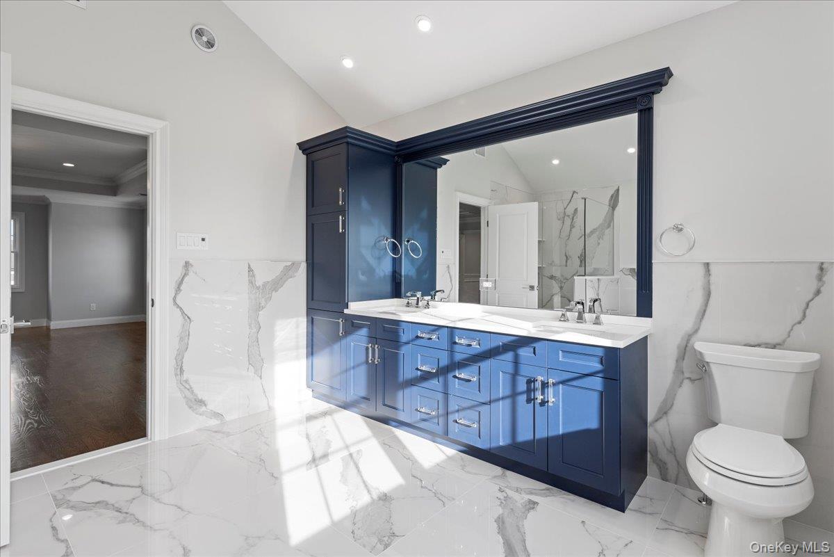 3421 Hawthorne Drive N, Wantagh, NY 11793