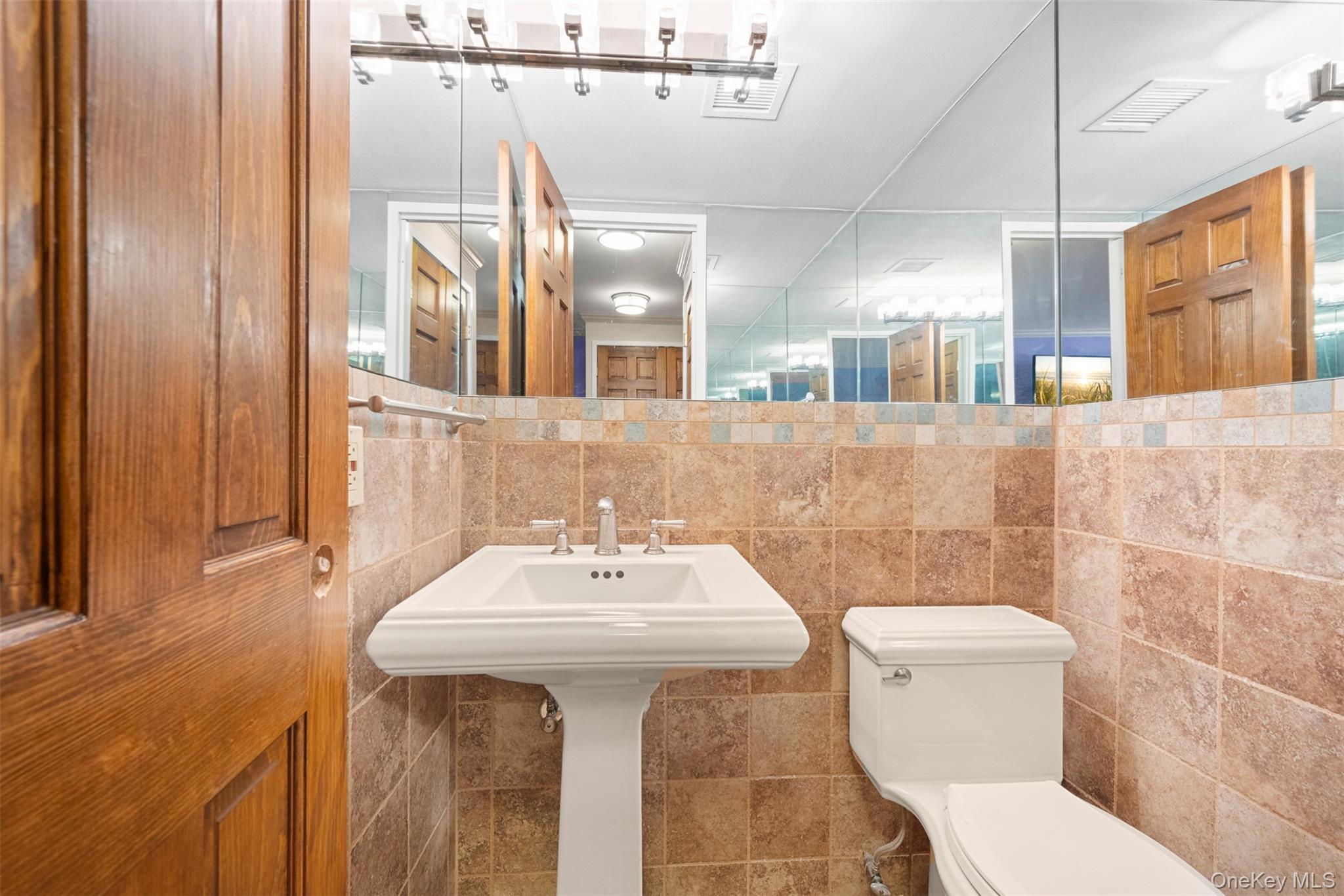 141 Great Neck Road # 2G, Great Neck, NY 11021