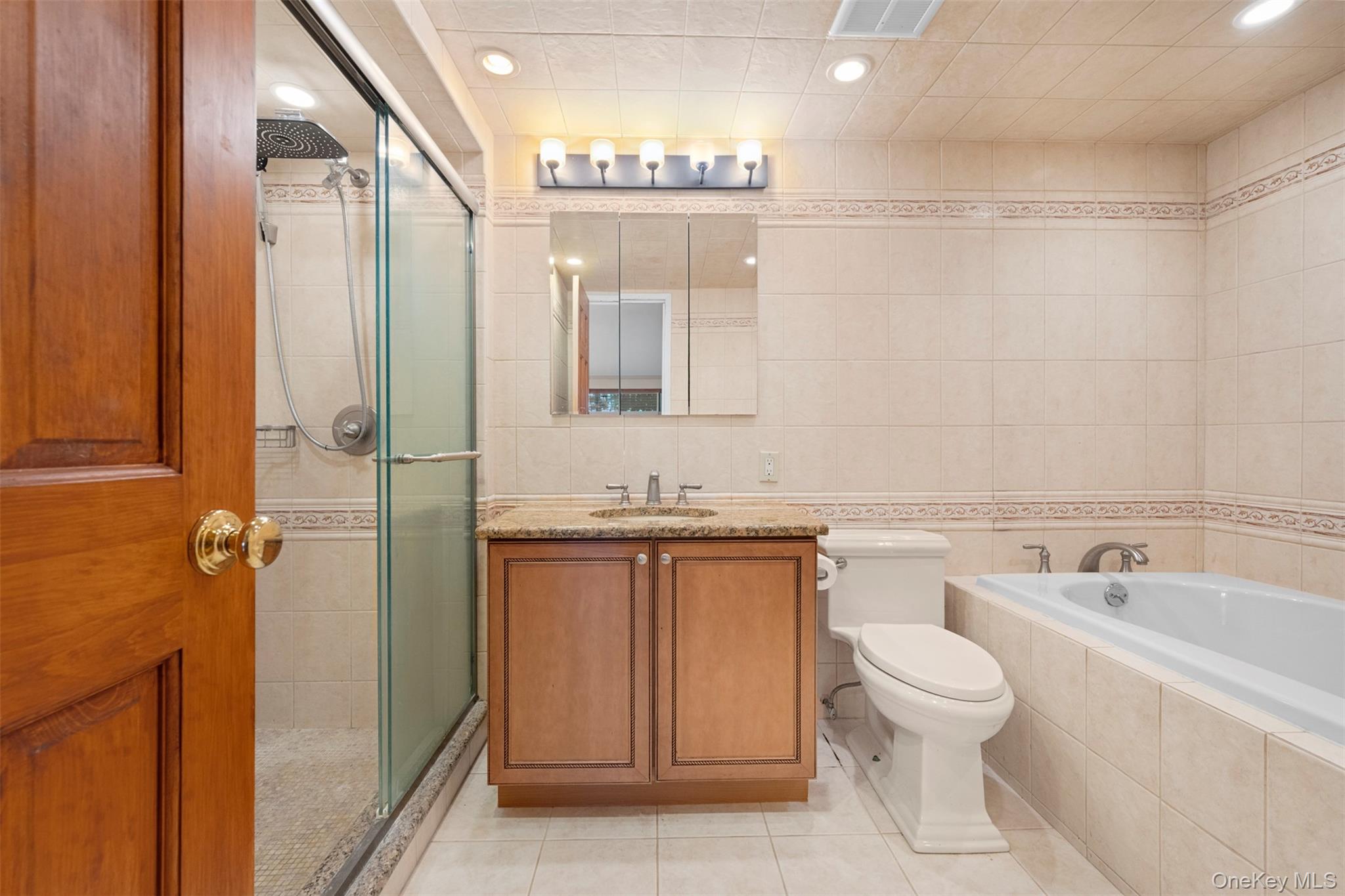 141 Great Neck Road # 2G, Great Neck, NY 11021