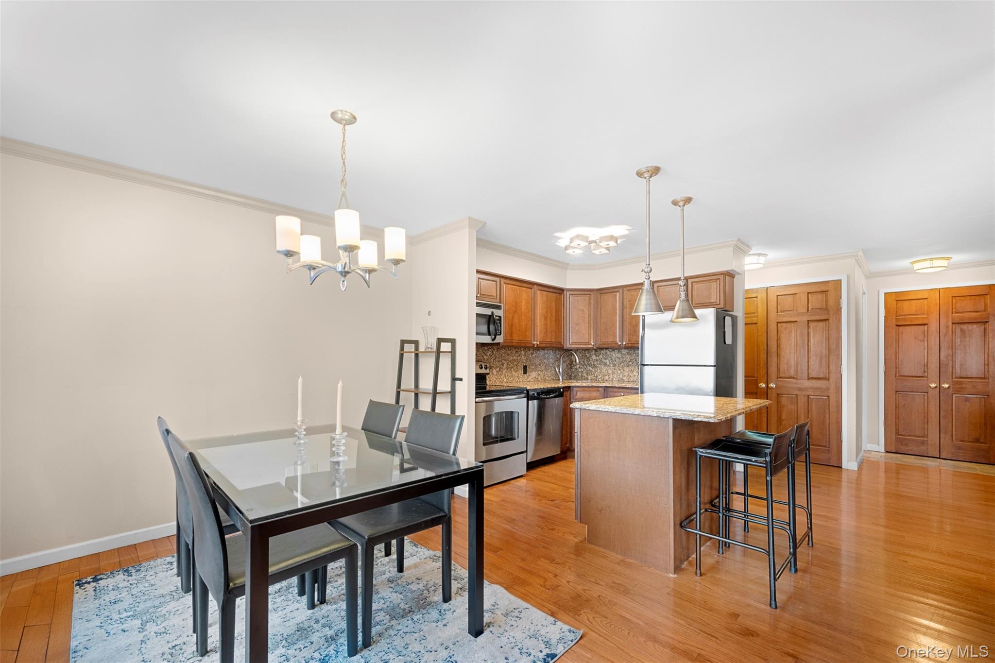 141 Great Neck Road # 2G, Great Neck, NY 11021