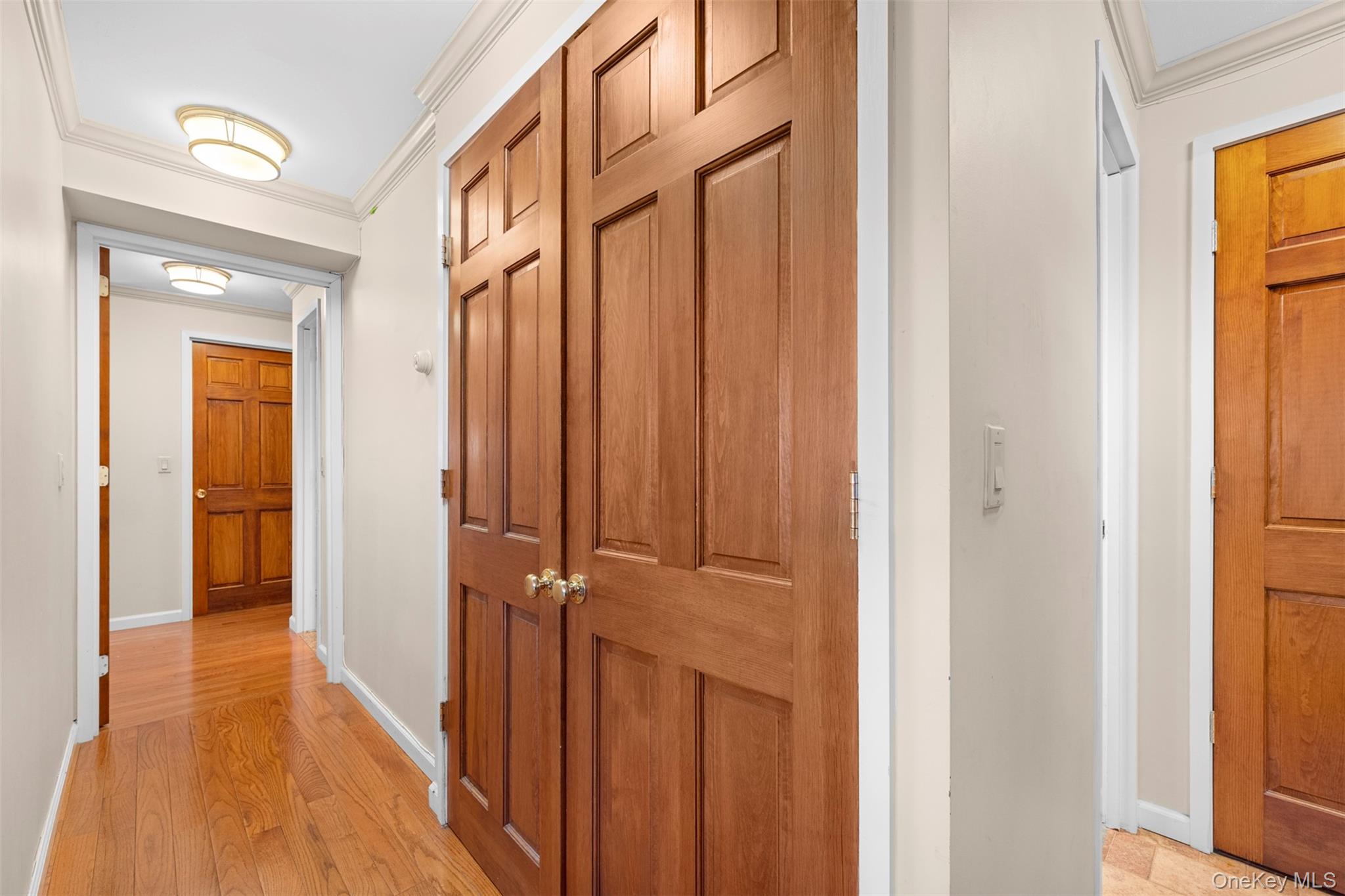 141 Great Neck Road # 2G, Great Neck, NY 11021