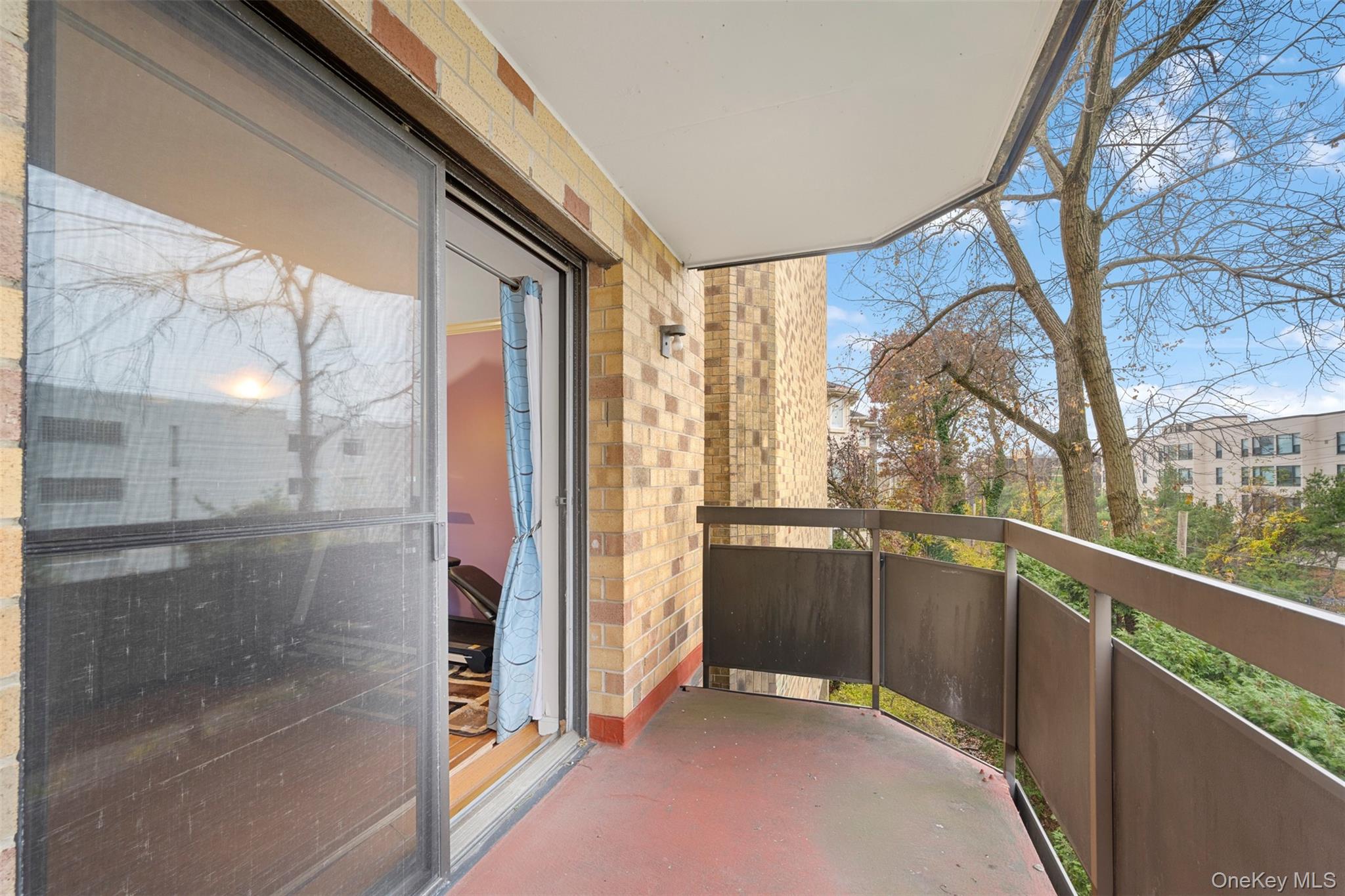 141 Great Neck Road # 2G, Great Neck, NY 11021