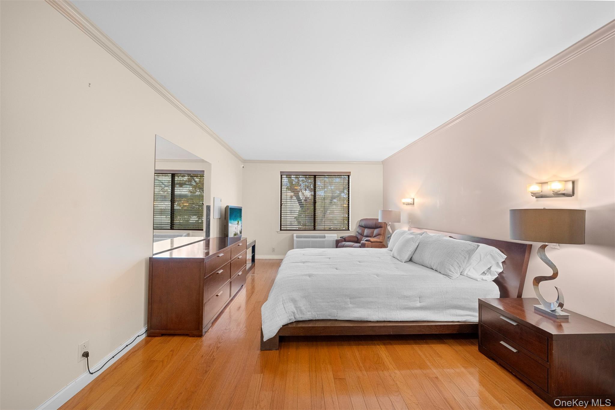 141 Great Neck Road # 2G, Great Neck, NY 11021