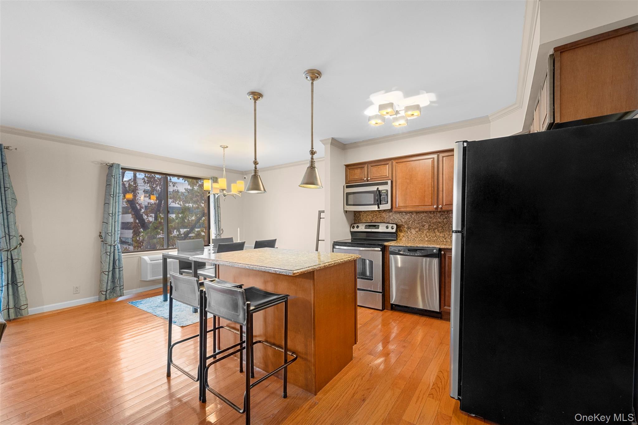 141 Great Neck Road # 2G, Great Neck, NY 11021