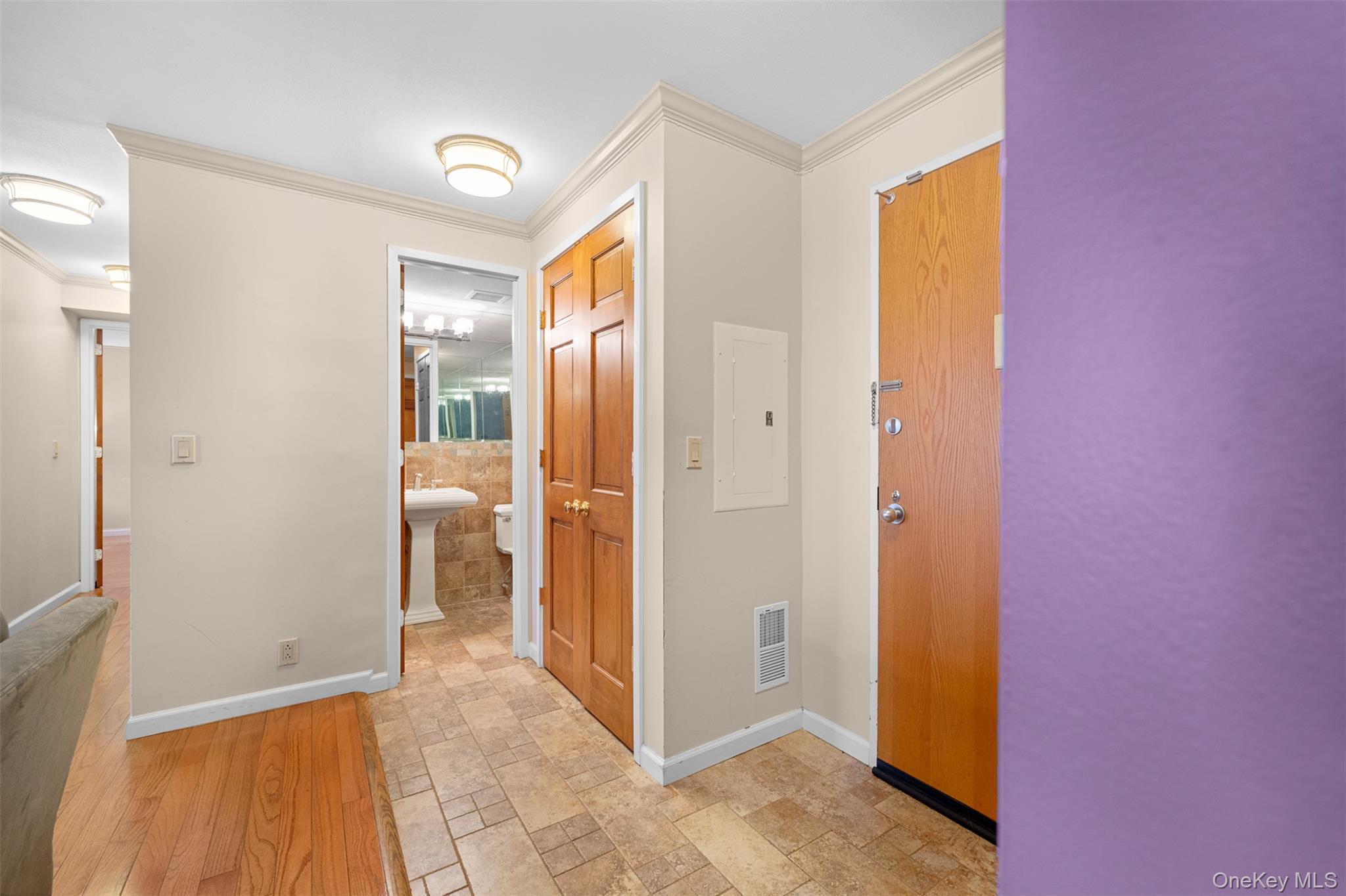 141 Great Neck Road # 2G, Great Neck, NY 11021