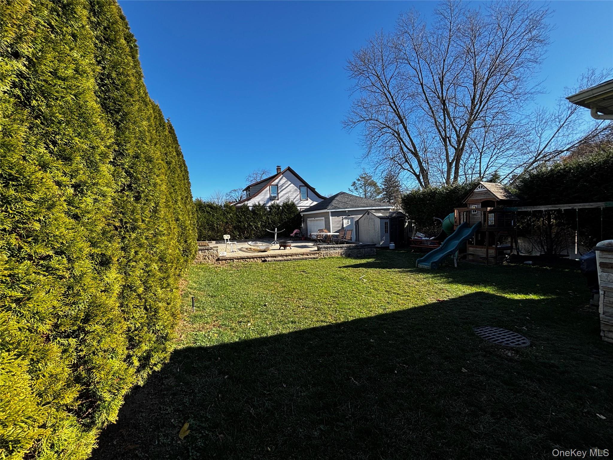 44 Buffet Place, Huntington Station, NY 11746