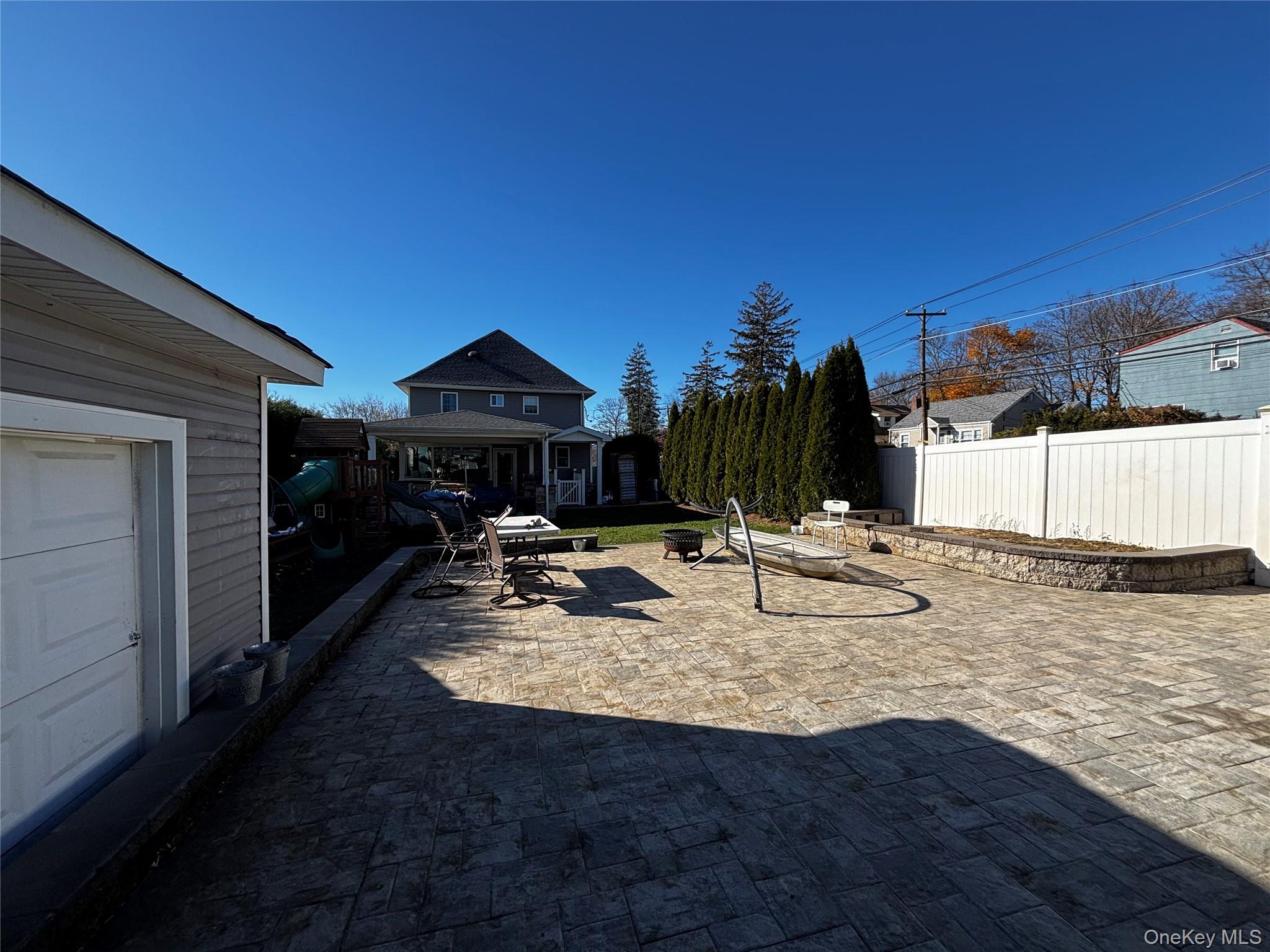 44 Buffet Place, Huntington Station, NY 11746