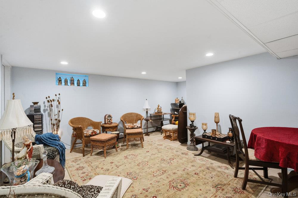 9 Lynch Street, Huntington Station, NY 11746