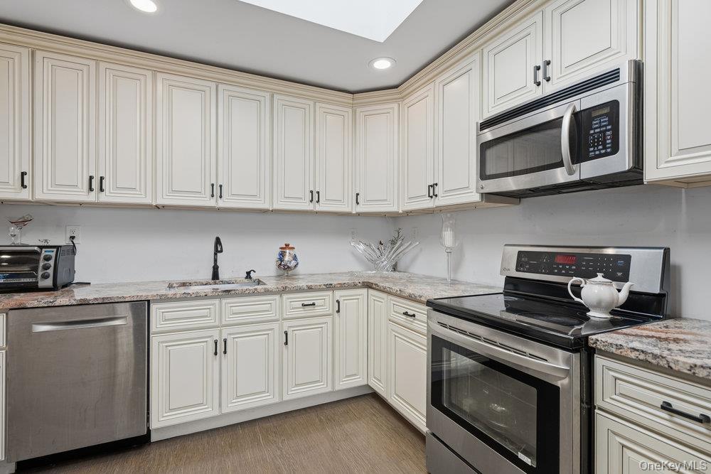 9 Lynch Street, Huntington Station, NY 11746