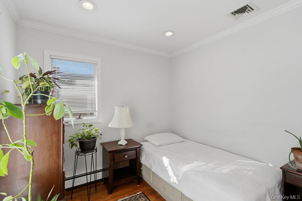 9 Lynch Street, Huntington Station, NY 11746