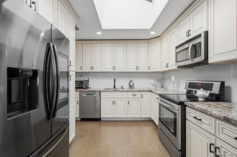 9 Lynch Street, Huntington Station, NY 11746