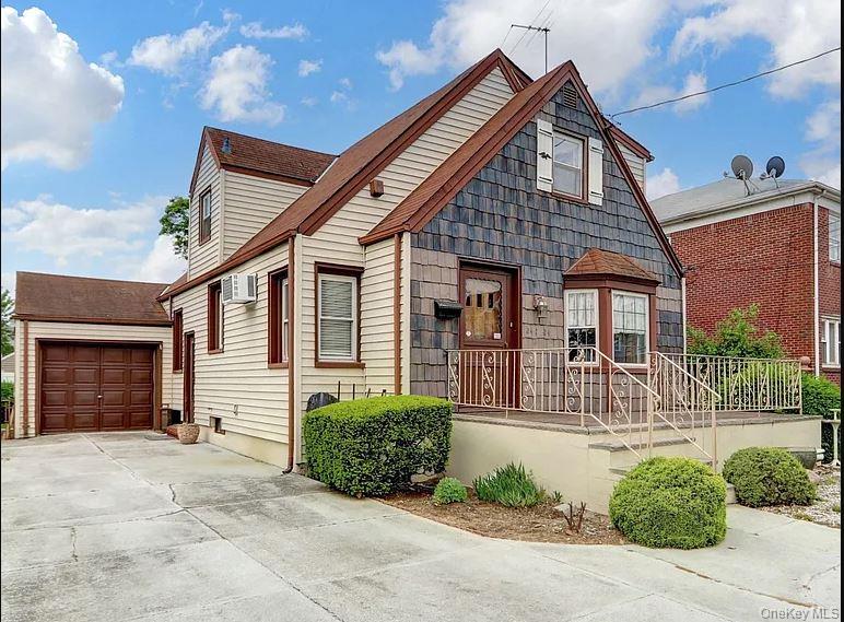 24724 136th Road, Rosedale, NY 11422