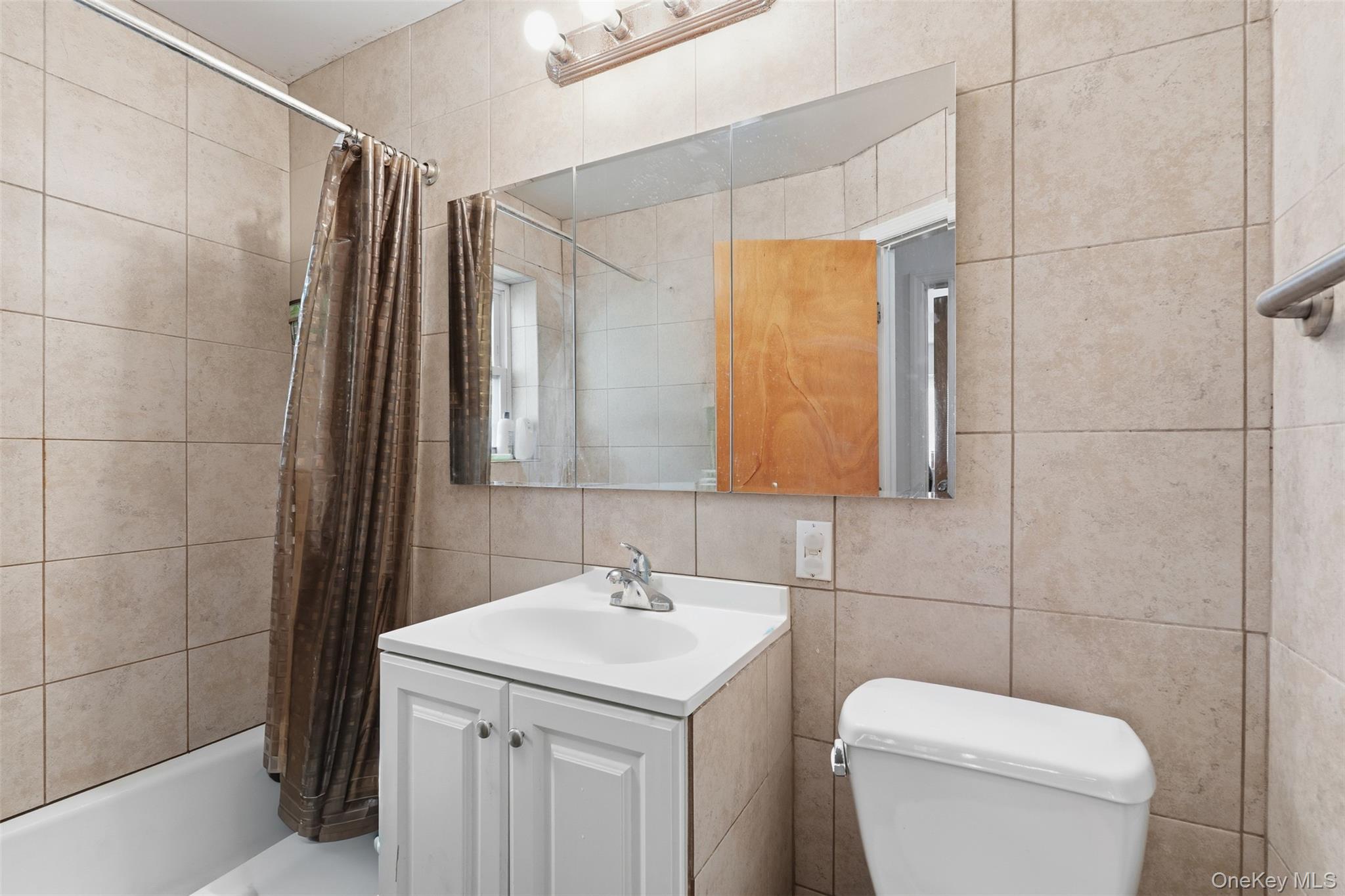 1679 Unionport Road, Bronx, NY 10462