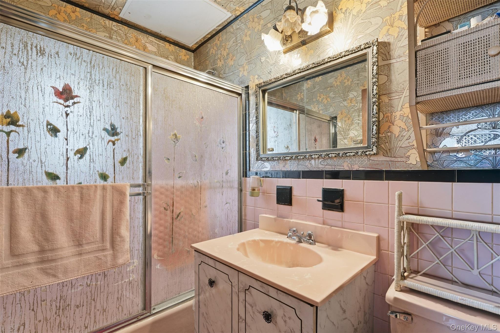 1679 Unionport Road, Bronx, NY 10462