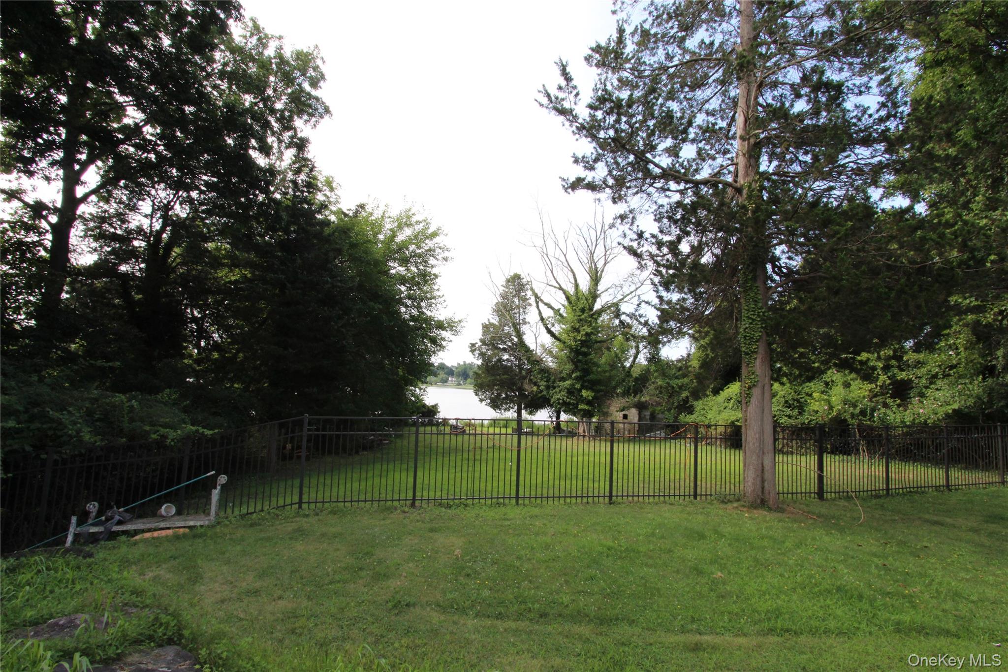 59 Dyke Road, East Setauket, NY 11733