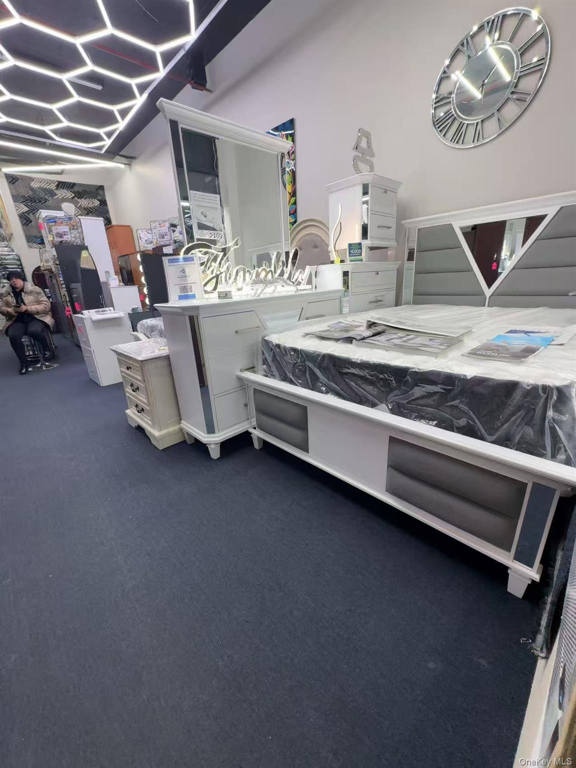 108-61 Roosevelt Ave, Corona, NY 11368