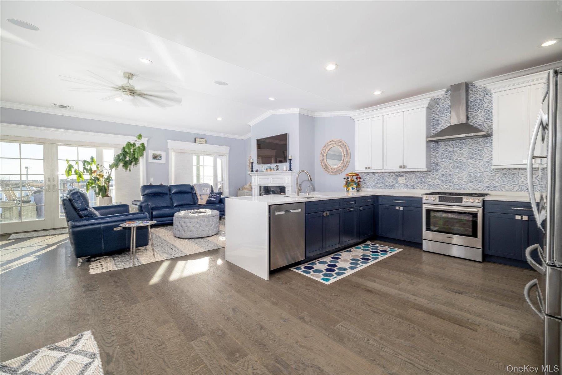 54 Ocean Watch Court # 54, Freeport, NY 11520