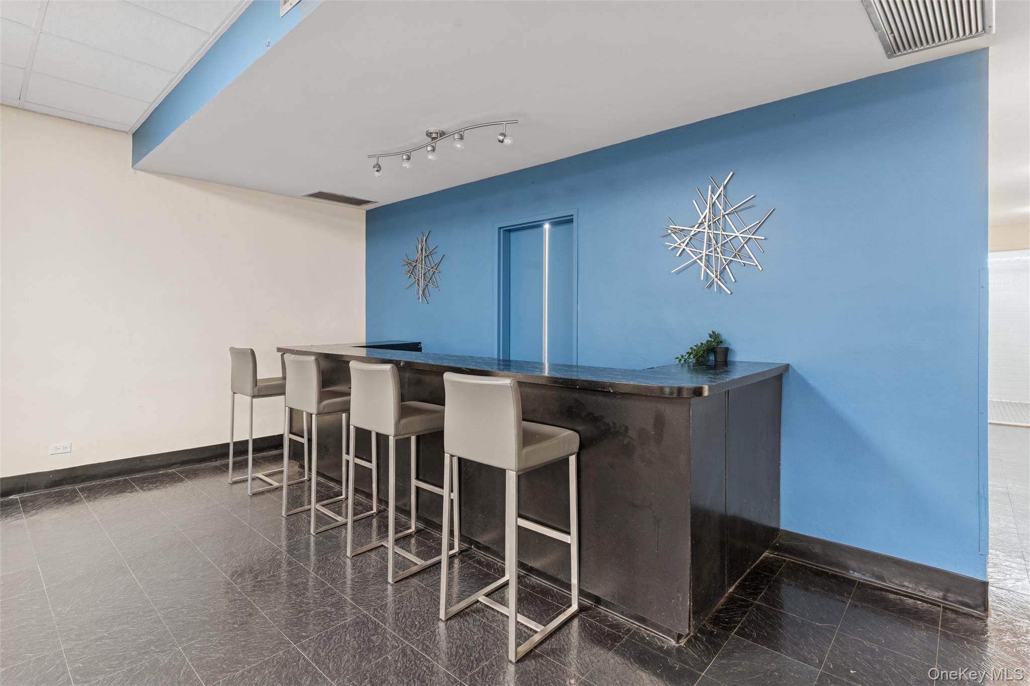 17-85 215th Street # 15M, Bayside, NY 11360