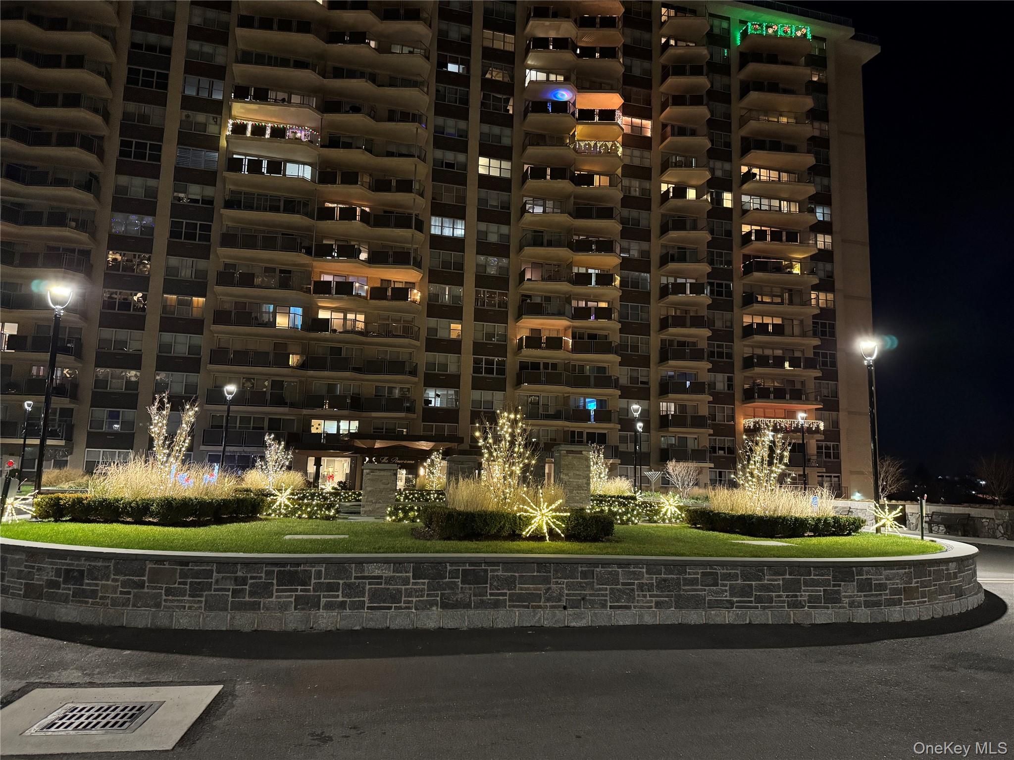 17-85 215th Street # 15M, Bayside, NY 11360