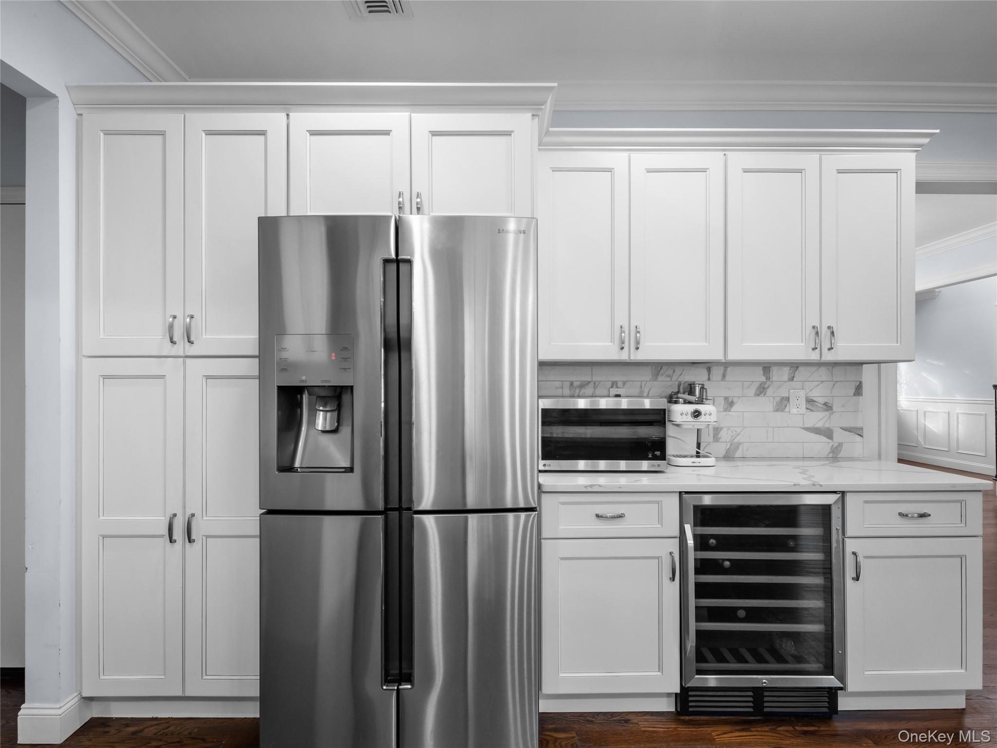 22 Preston Lane, Syosset, NY 11791