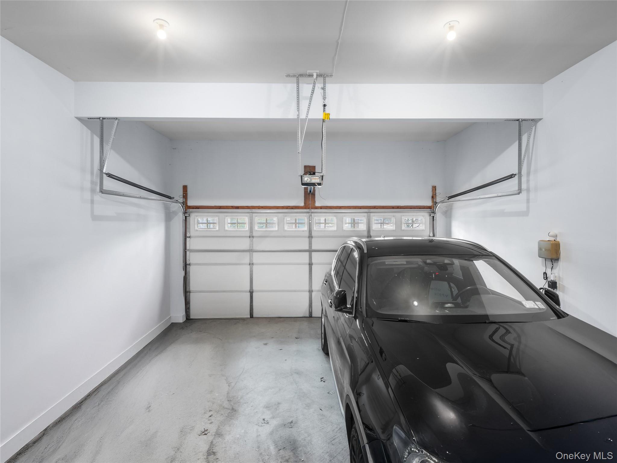 22 Preston Lane, Syosset, NY 11791