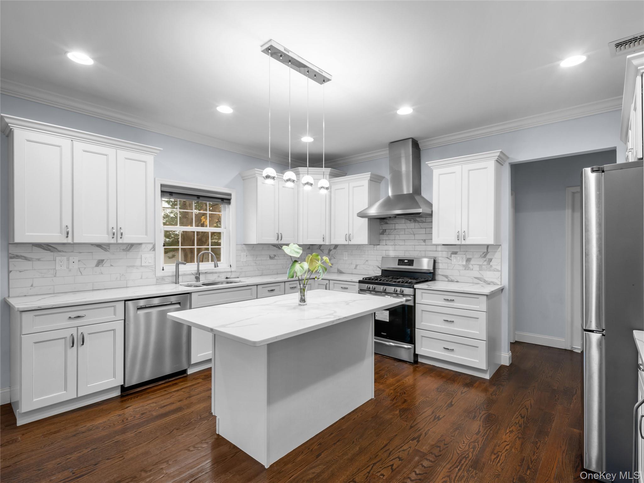 22 Preston Lane, Syosset, NY 11791