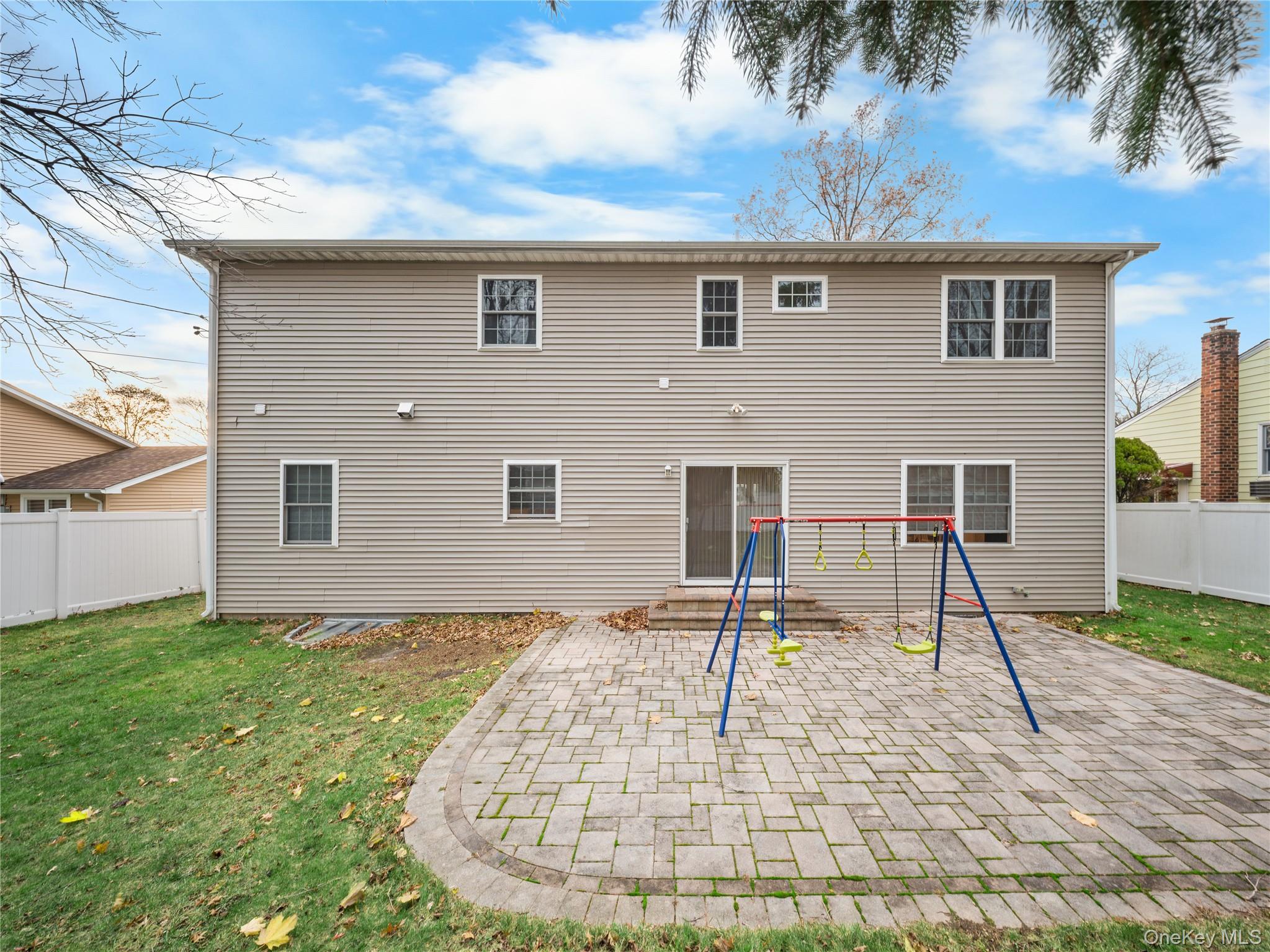 22 Preston Lane, Syosset, NY 11791