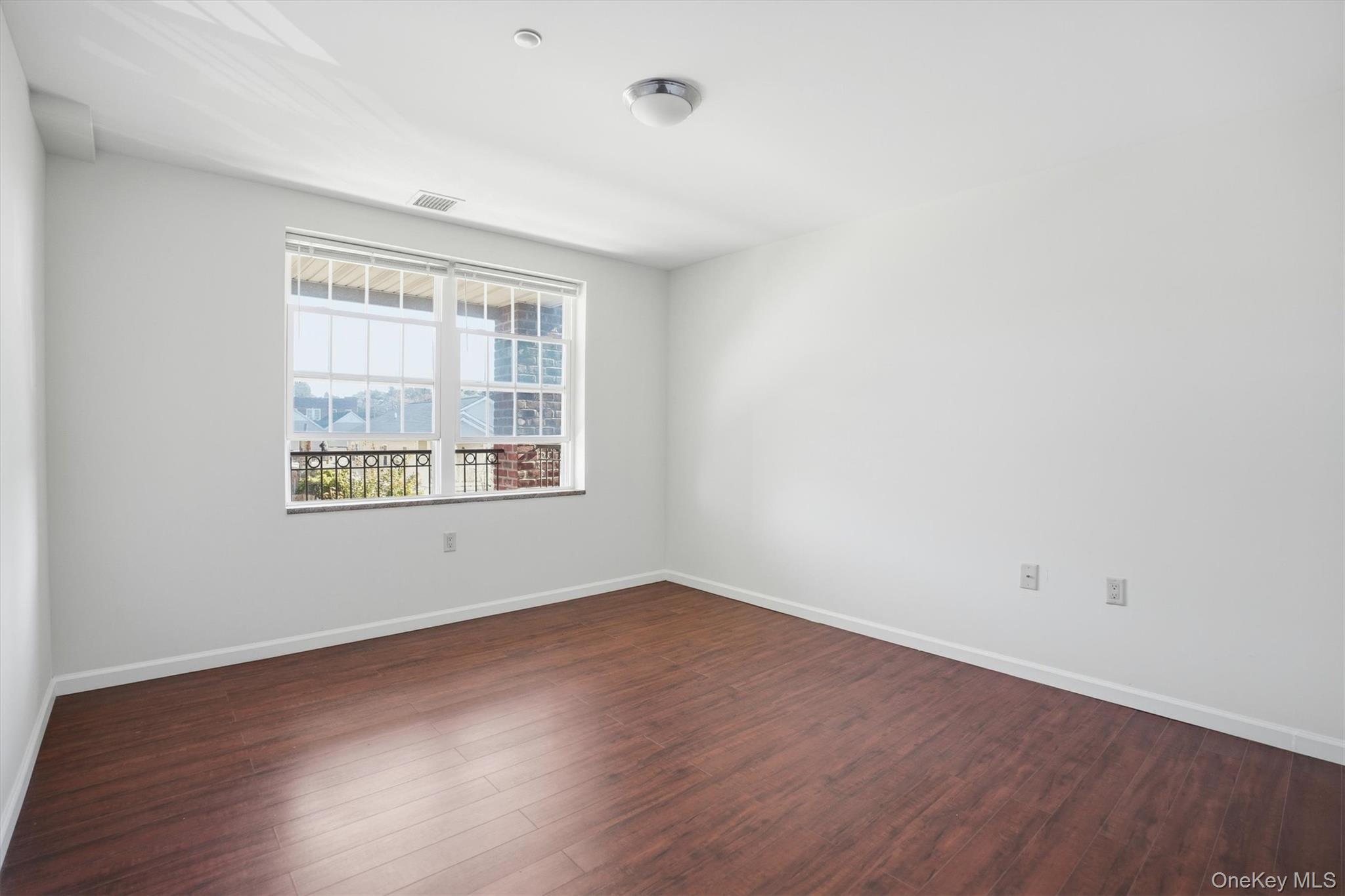 200 Carney Street # 203, Glen Cove, NY 11542