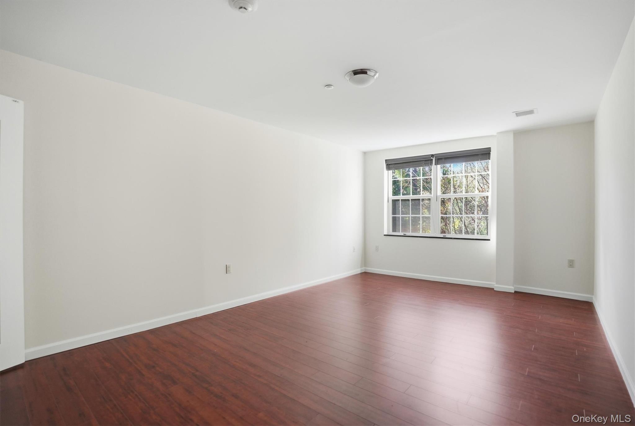 200 Carney Street # 203, Glen Cove, NY 11542