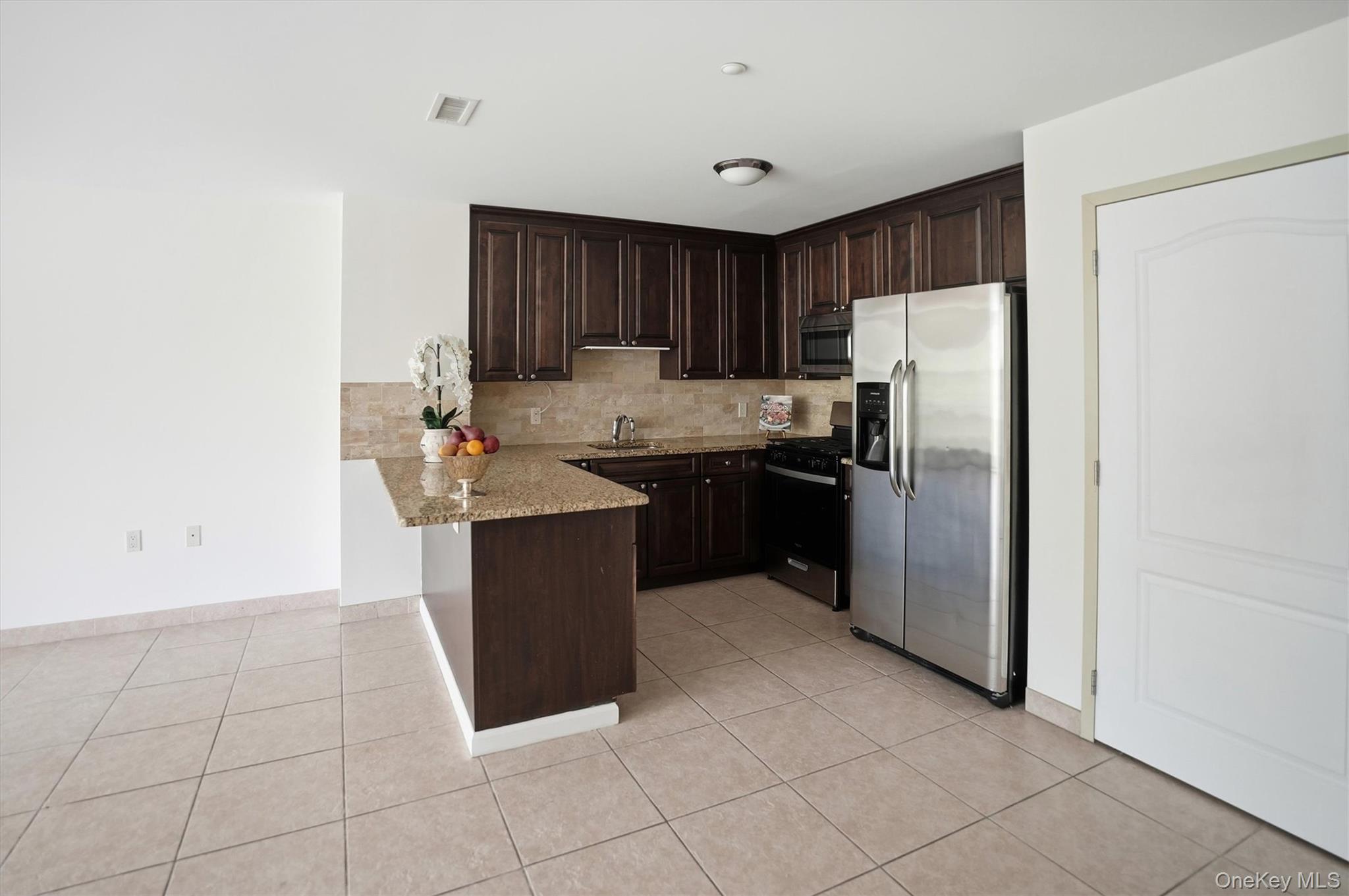 200 Carney Street # 203, Glen Cove, NY 11542