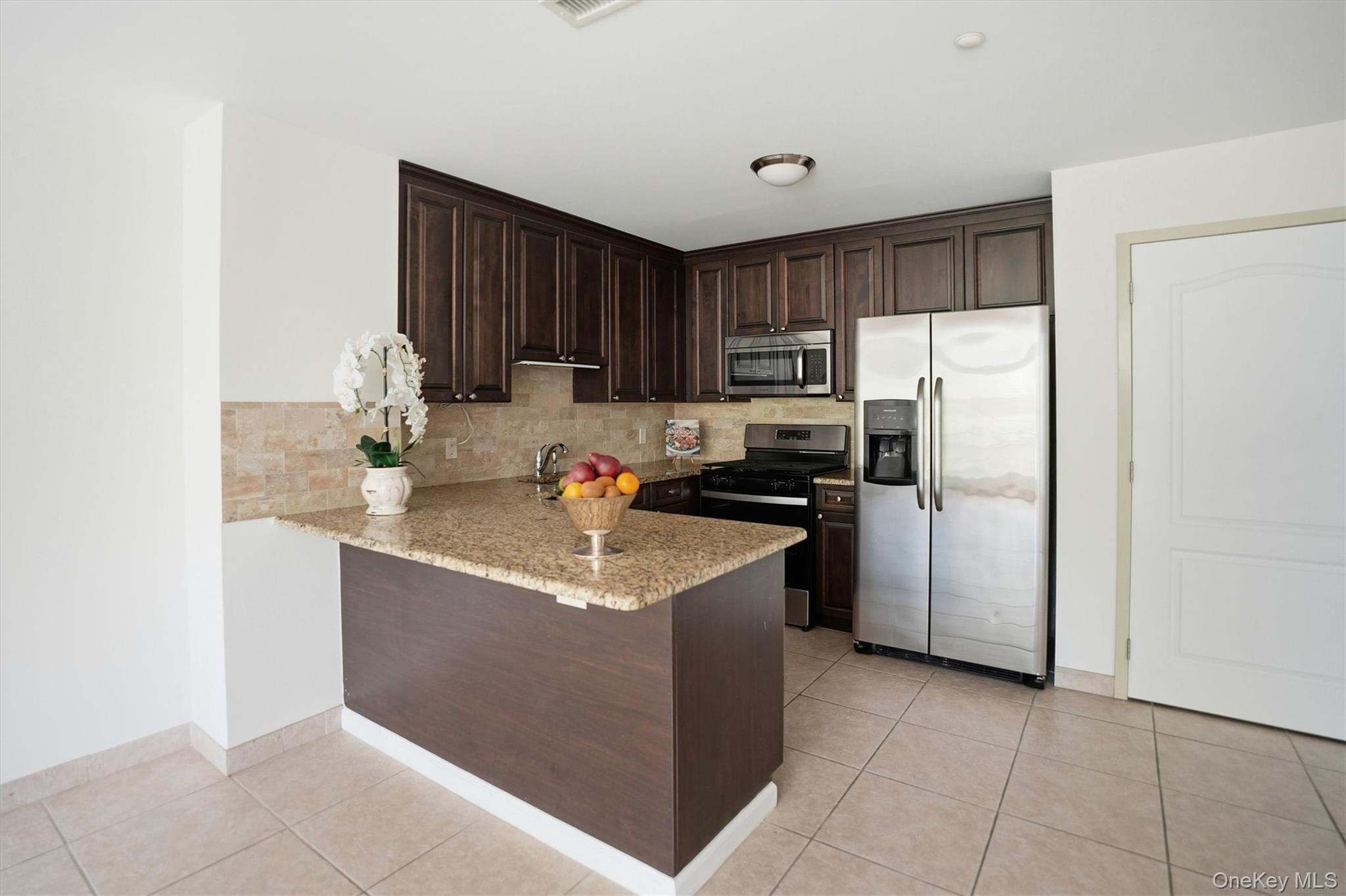 200 Carney Street # 203, Glen Cove, NY 11542