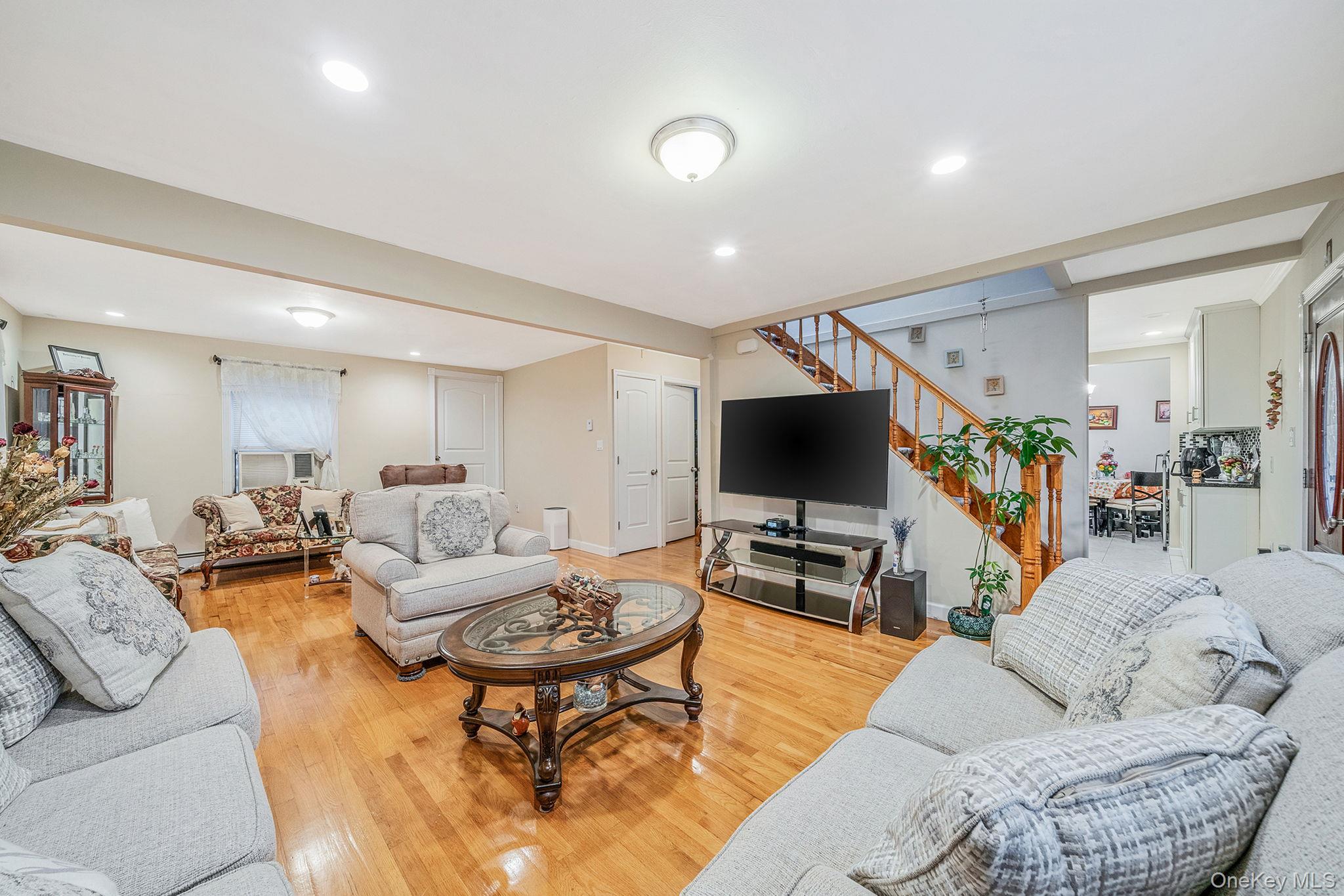 38 Farm Lane, Levittown, NY 11756