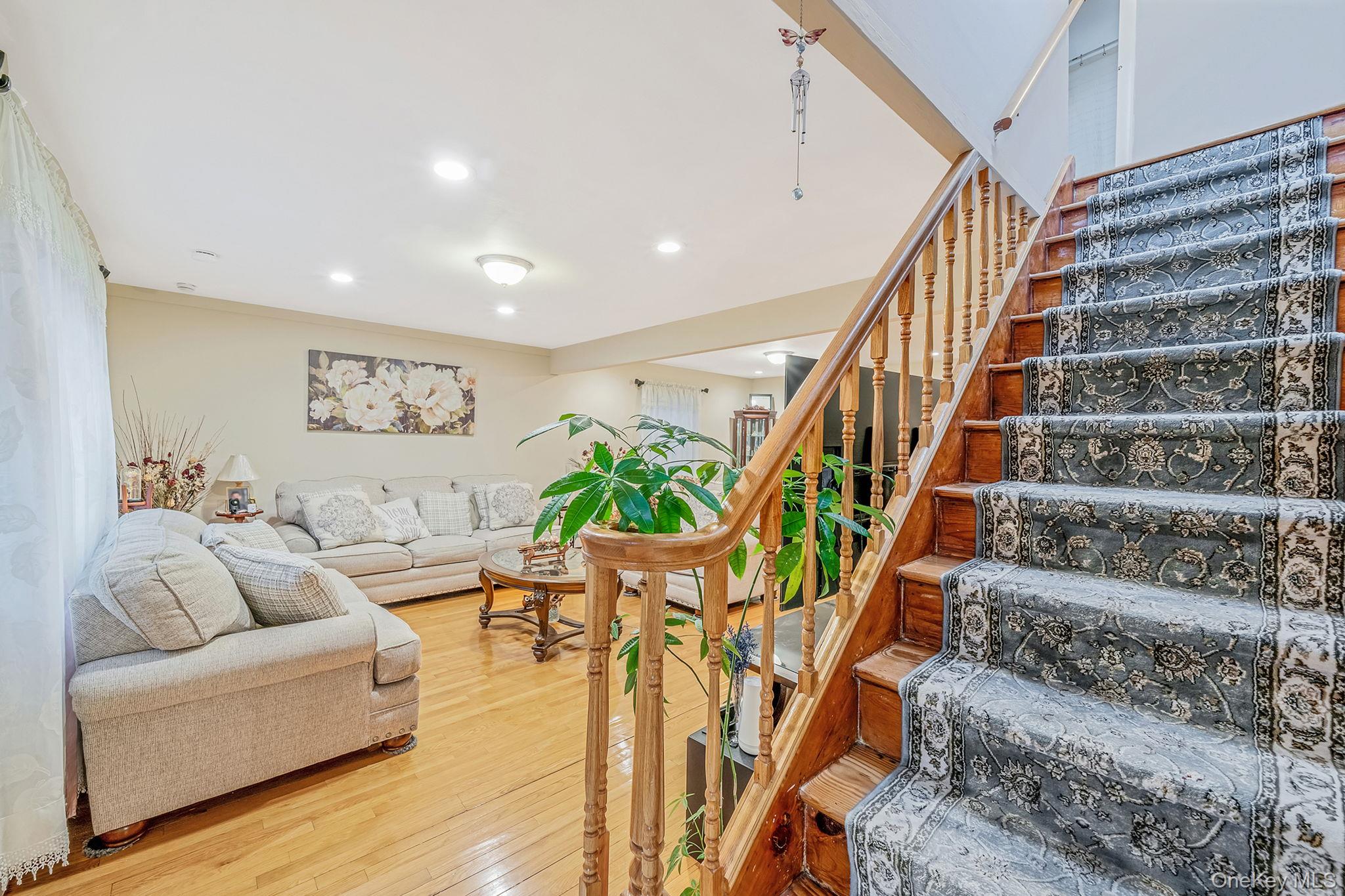 38 Farm Lane, Levittown, NY 11756