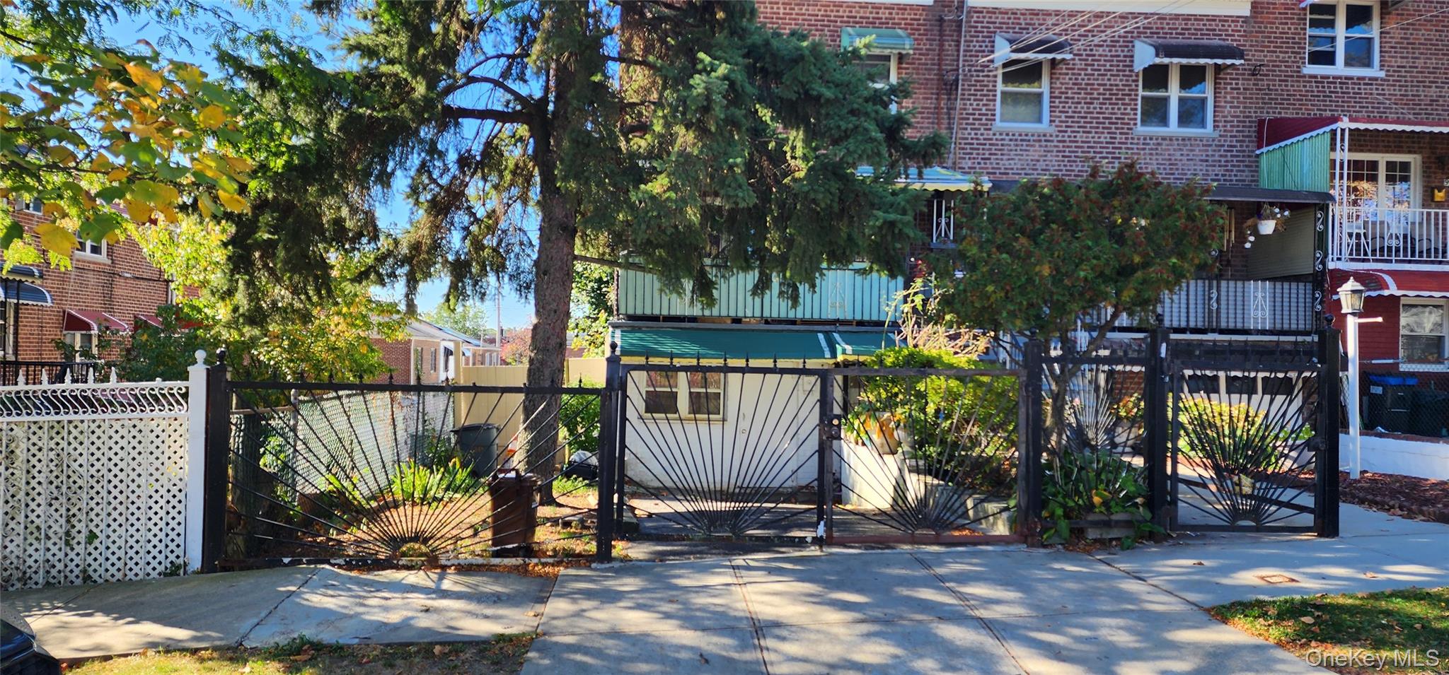 954 E 212th Street, Bronx, NY 10469