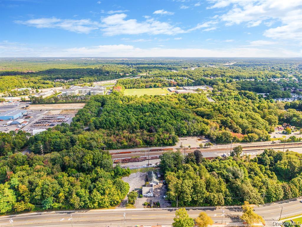 1405 Montauk Highway, Oakdale, NY 11769