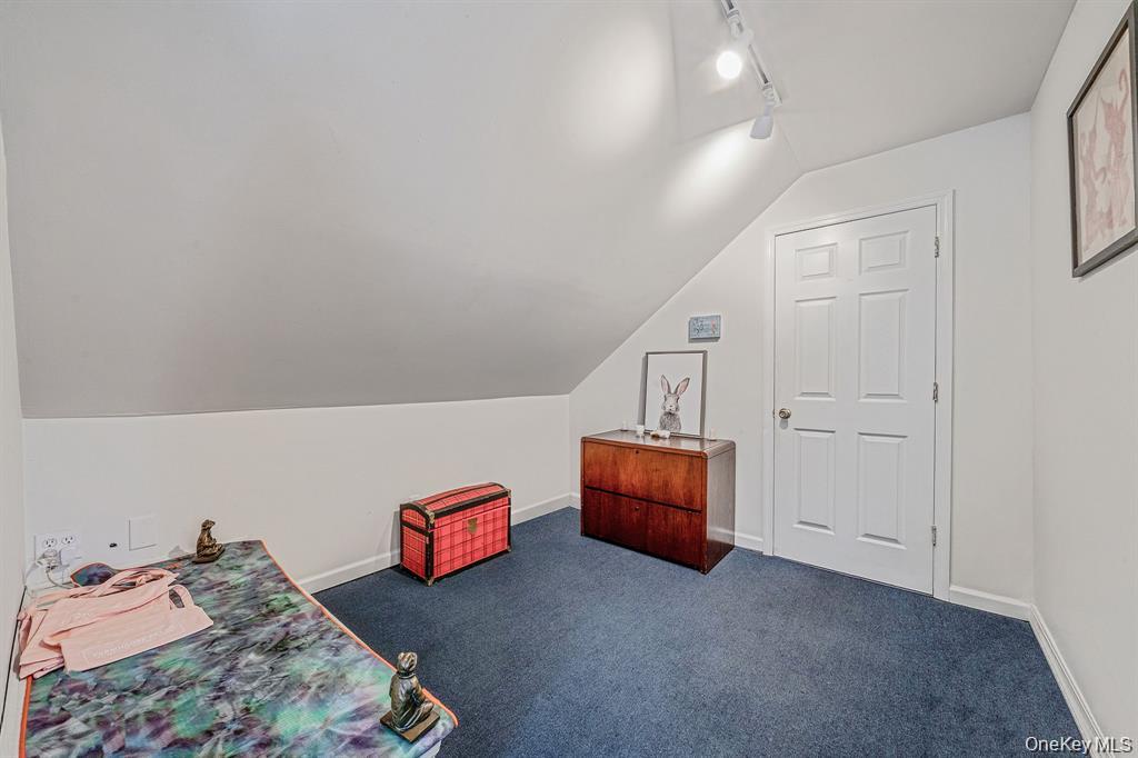 1405 Montauk Highway, Oakdale, NY 11769