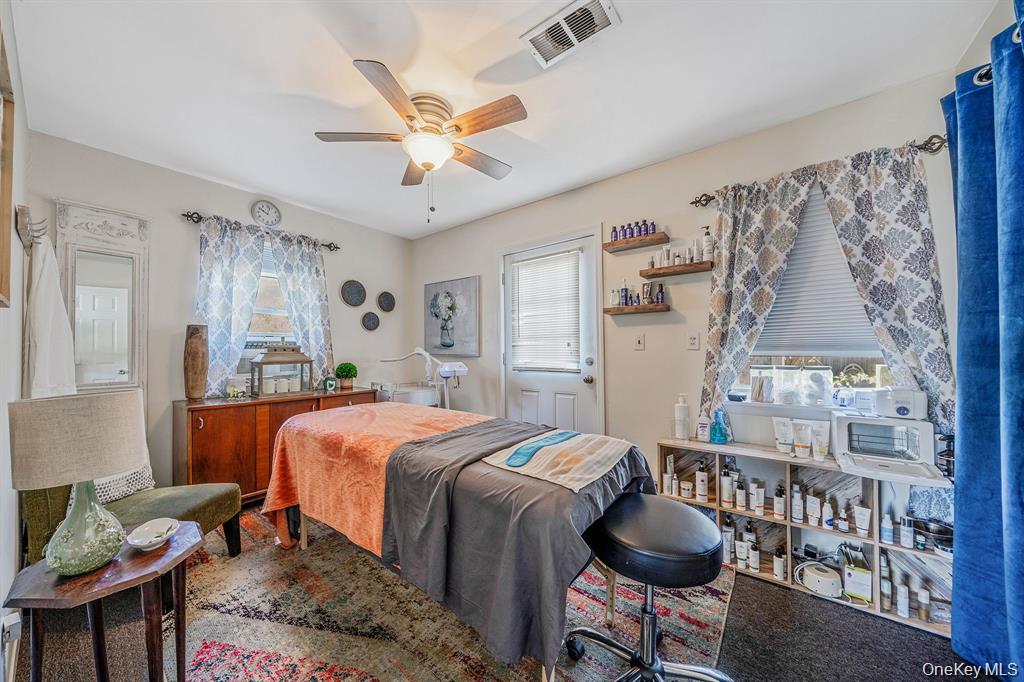 1405 Montauk Highway, Oakdale, NY 11769