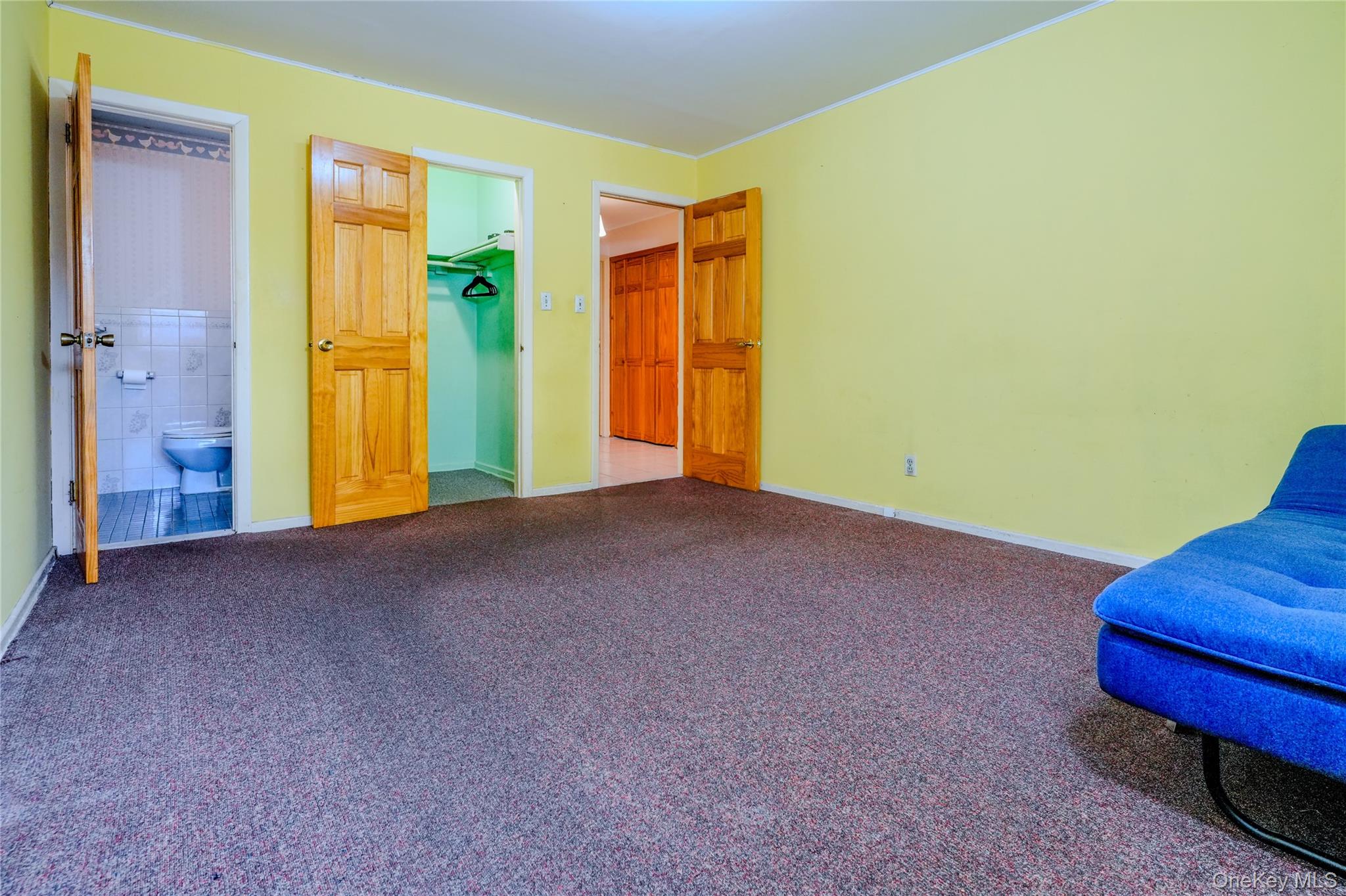 8 Lucille Drive, Syosset, NY 11791