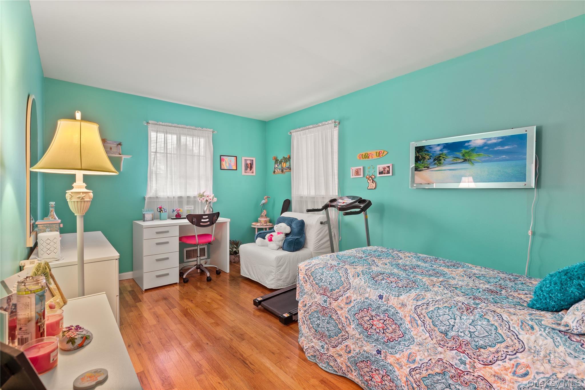 6 Sunny Lane, Bay Shore, NY 11706