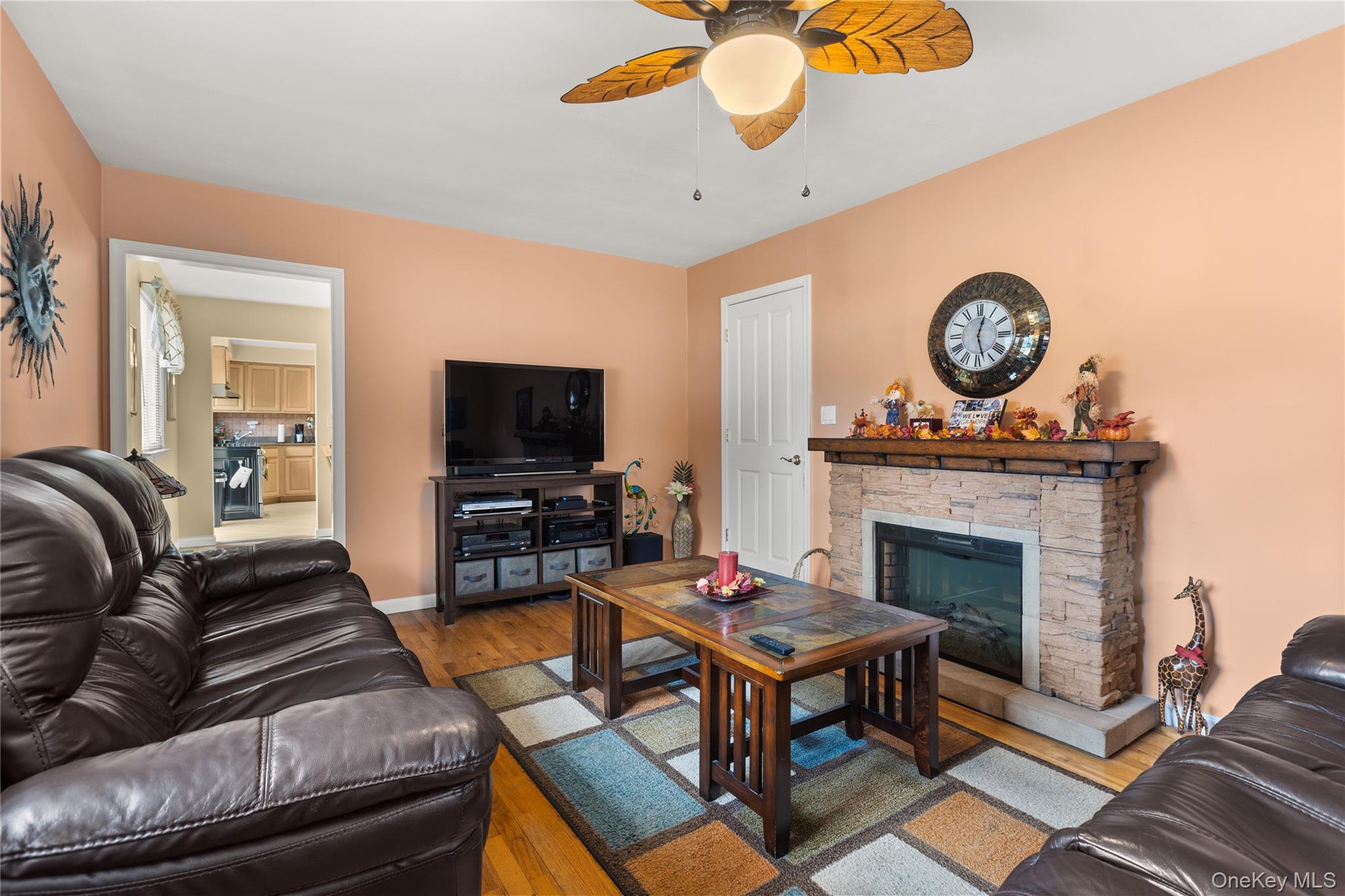 6 Sunny Lane, Bay Shore, NY 11706