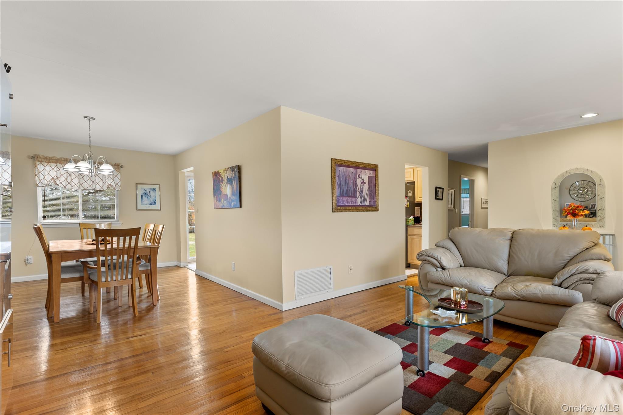 6 Sunny Lane, Bay Shore, NY 11706