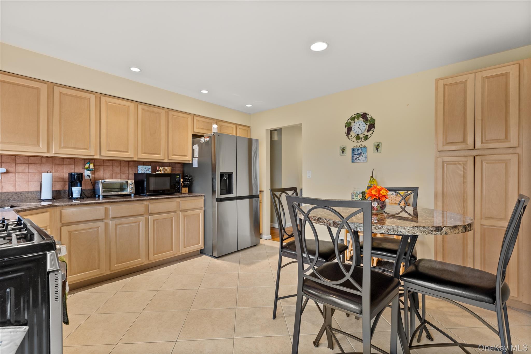 6 Sunny Lane, Bay Shore, NY 11706